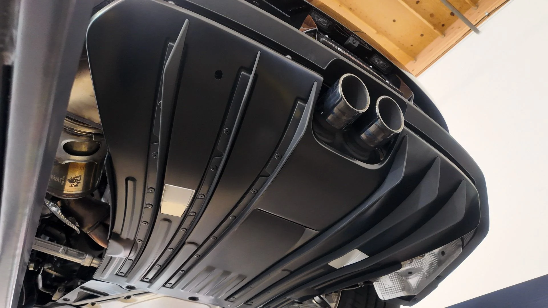 mph065_2872306264_Used_2024_Porsche_911_GT_3_Touring_1752270859_58c7dd840a