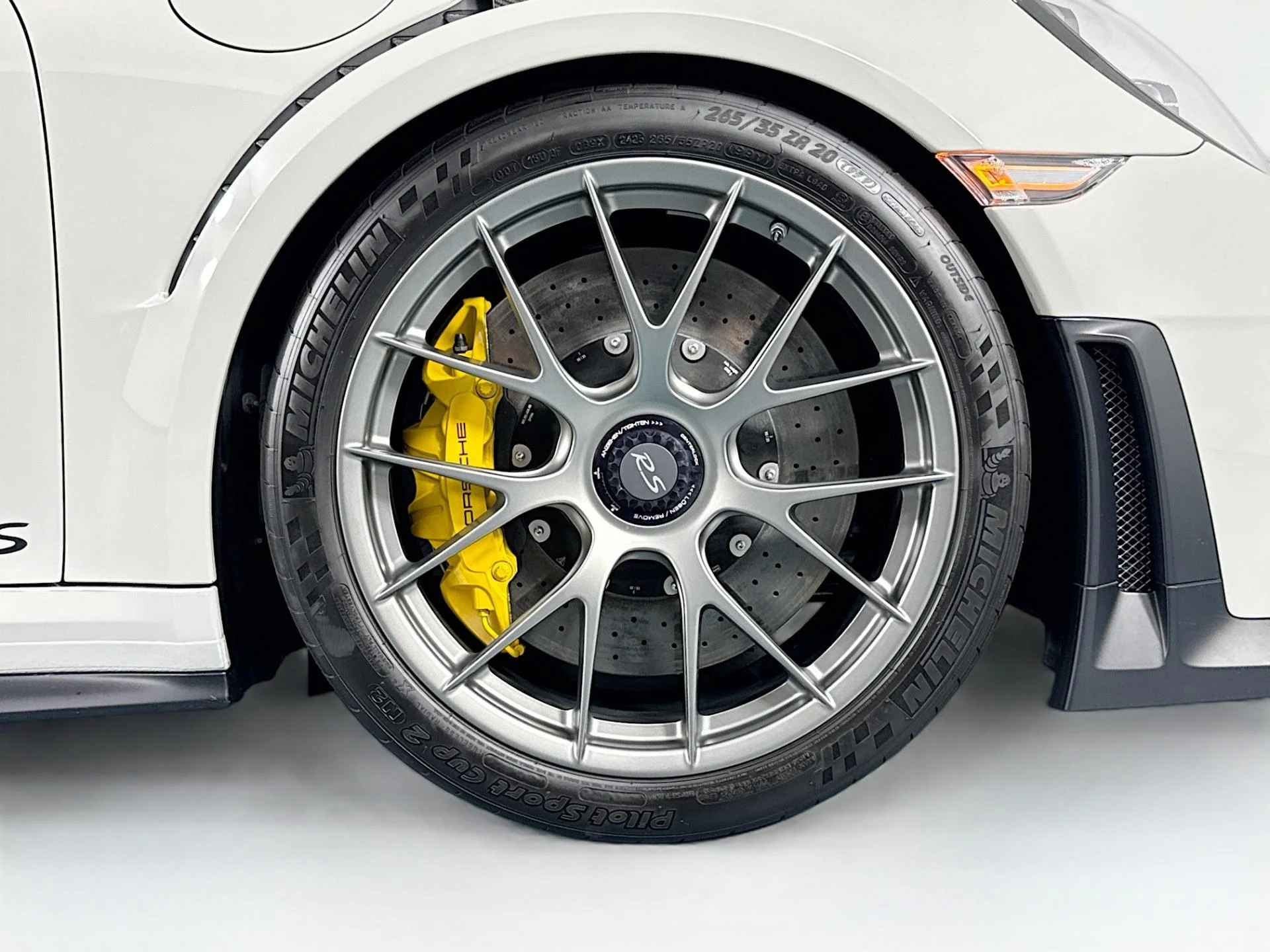 mph065_2878984658_Used_2018_Porsche_911_GT_2_RS_Weissach_Package_1784604520_4ae3333882