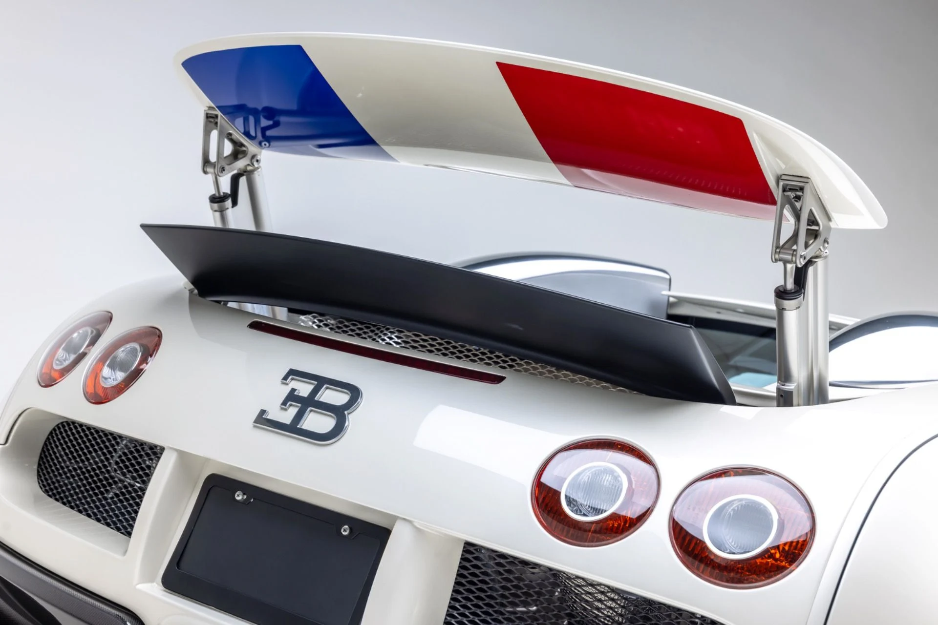 mph065_2908314579_13249_p66_l_e4e2b13b46