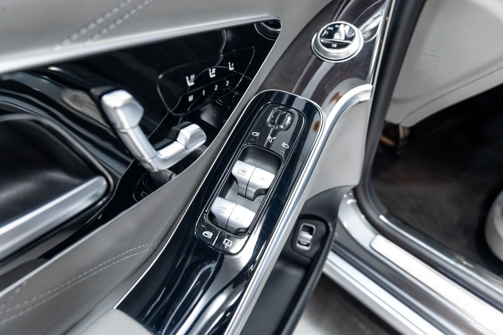 mph065_2931411338_Used_2024_Mercedes_Benz_S_Class_Maybach_S_680_4_MATIC_1777501614_dffe9dcb97