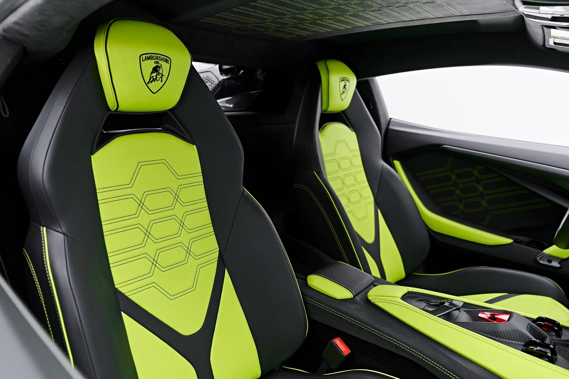 mph065_2996281433_Used_2026_Lamborghini_Revuelto_Base_1788485726_1d90781387
