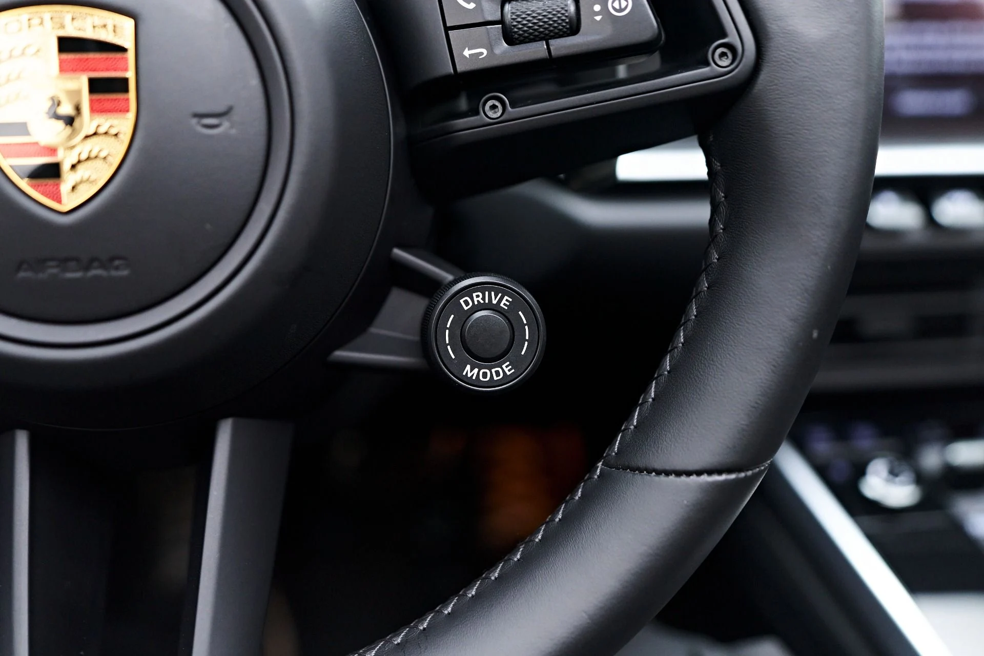 mph065_3043149327_Used_2024_Porsche_911_Turbo_S_1754417049_1036924702