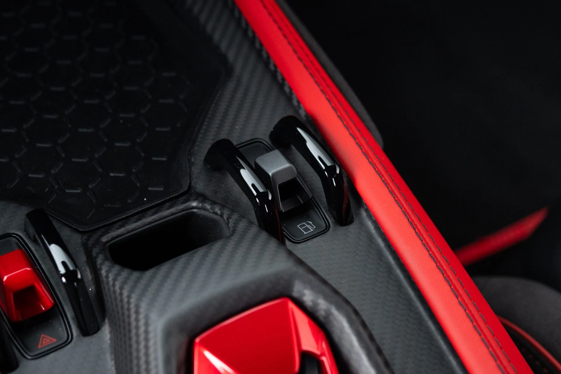 mph065_304423798_Used_2024_Lamborghini_Revuelto_1778880537_c5e59f5026