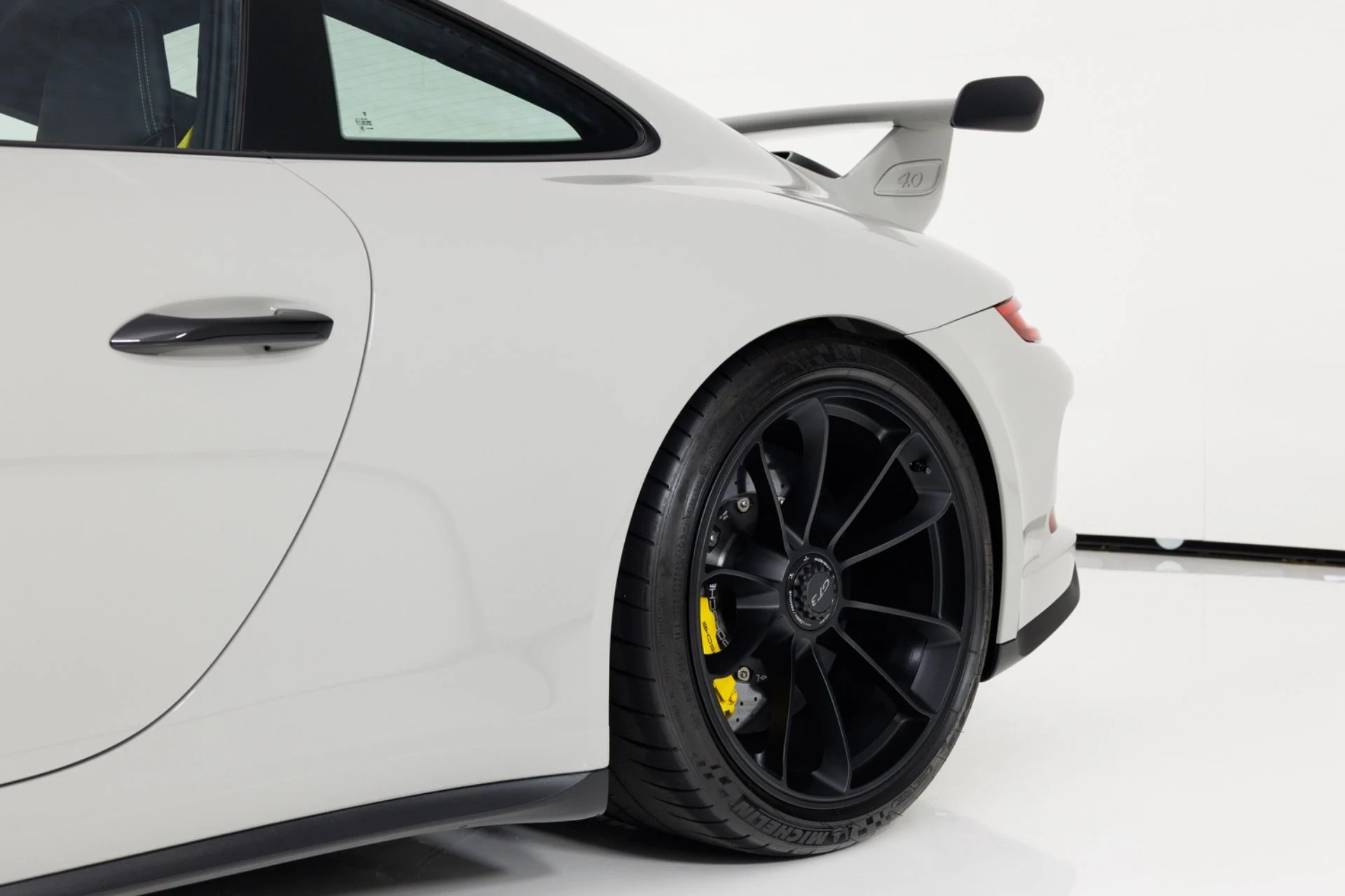 mph065_3045583486_Used_2018_Porsche_911_GT_3_1782944836_45aa43fa13