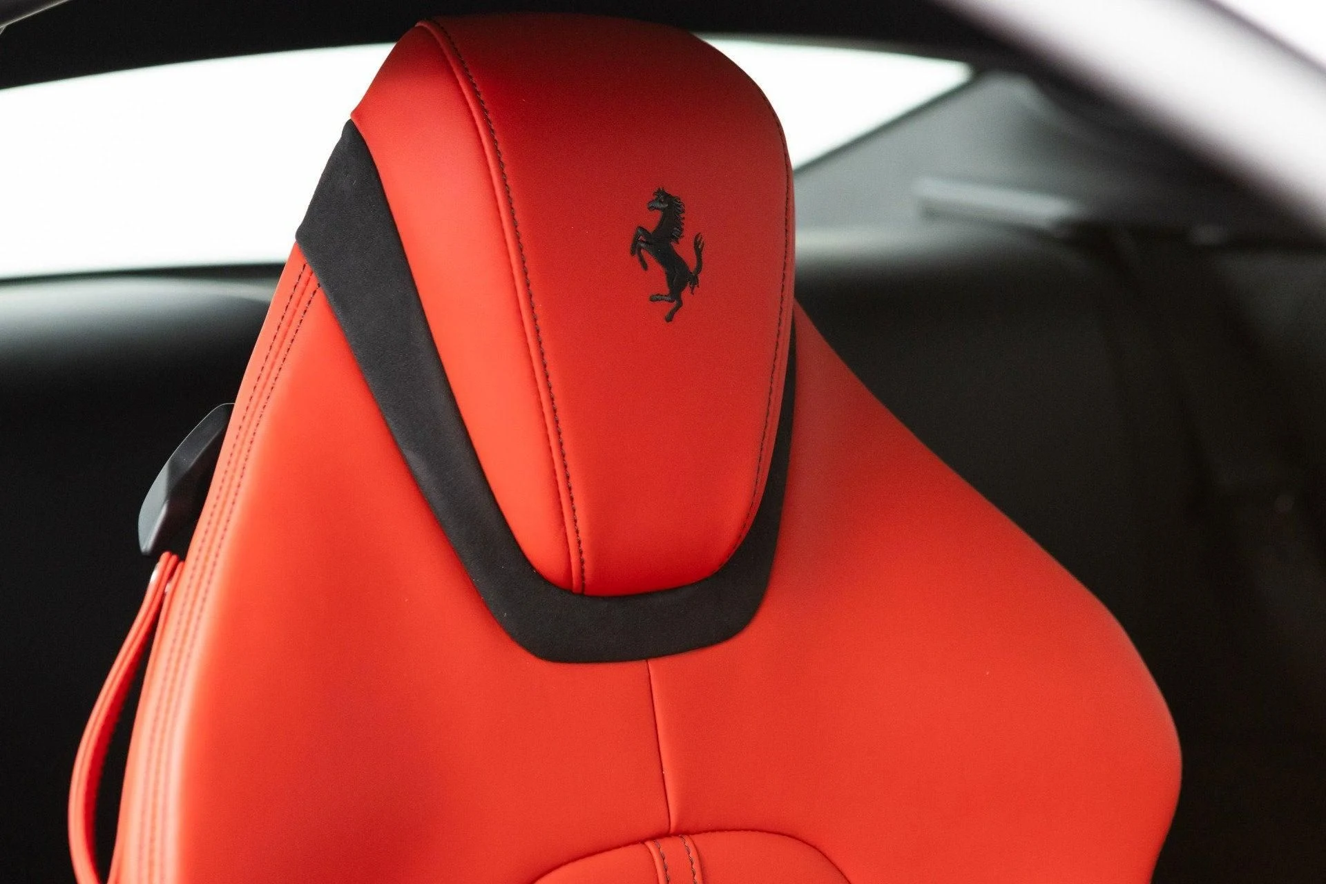 mph065_304773837_Used_2024_Ferrari_Roma_1777368650_8d5daef0e6