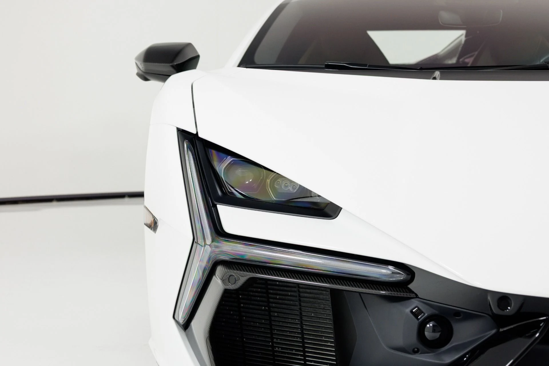 mph065_3051714557_Used_2024_Lamborghini_Revuelto_1786042594_04f29e4fed