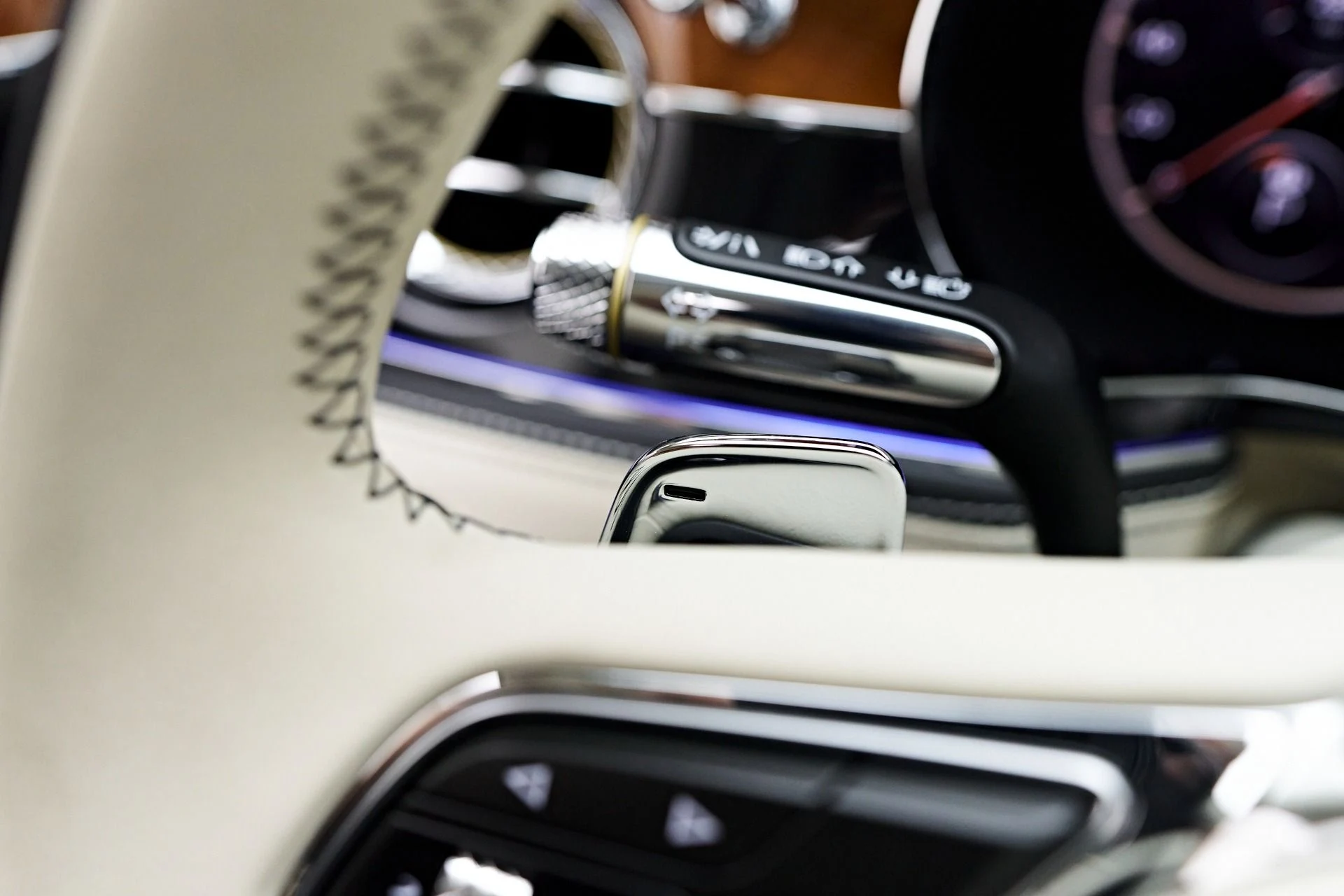 mph065_3055305774_Used_2021_Bentley_Flying_Spur_V8_1755391879_bd52c3061a