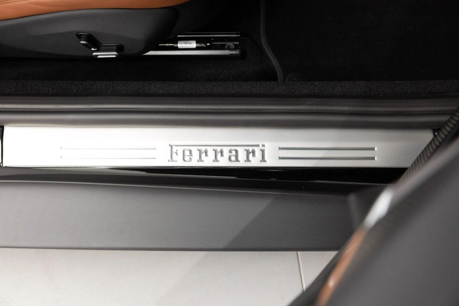 mph065_3095916239_Used_2023_Ferrari_Roma_1791631726_6d60080fa0