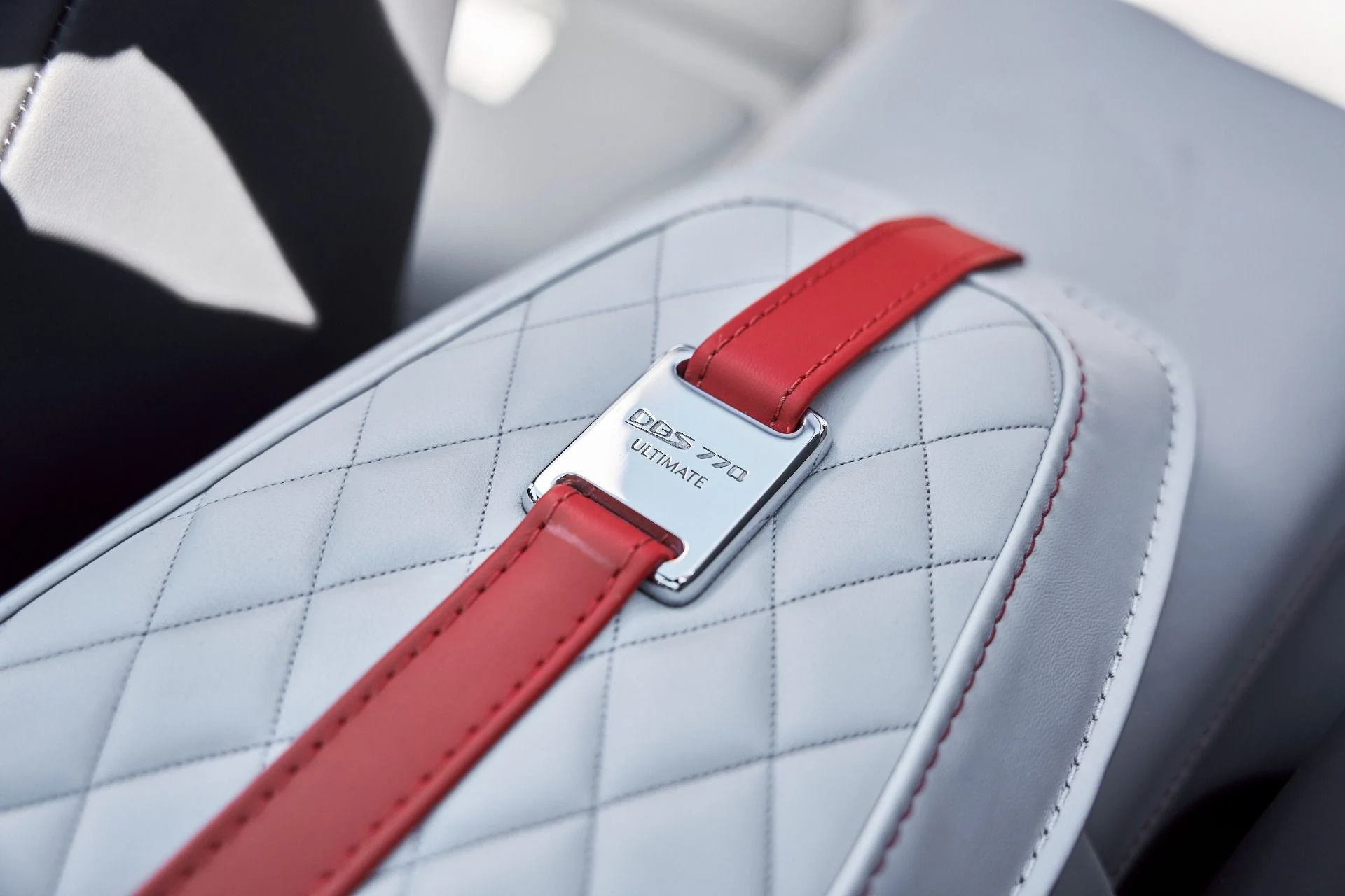 mph065_3117555064_Used_2023_Aston_Martin_DBS_Volante_1768877029_fa220dabec