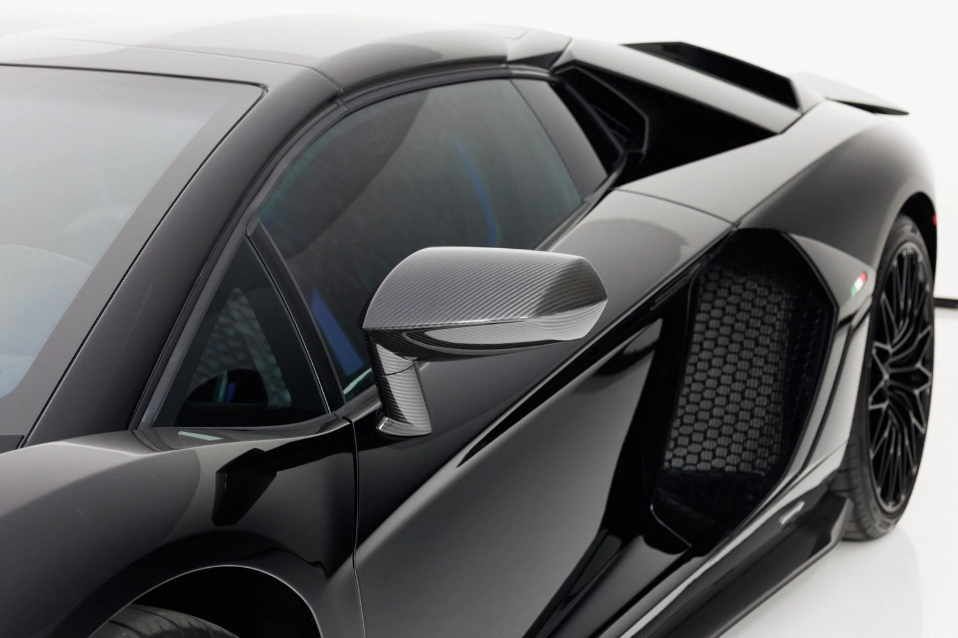 mph065_3127210307_Used_2022_Lamborghini_Aventador_LP_780_4_Ultimae_Roadster_1793224005_6aa850b1ae