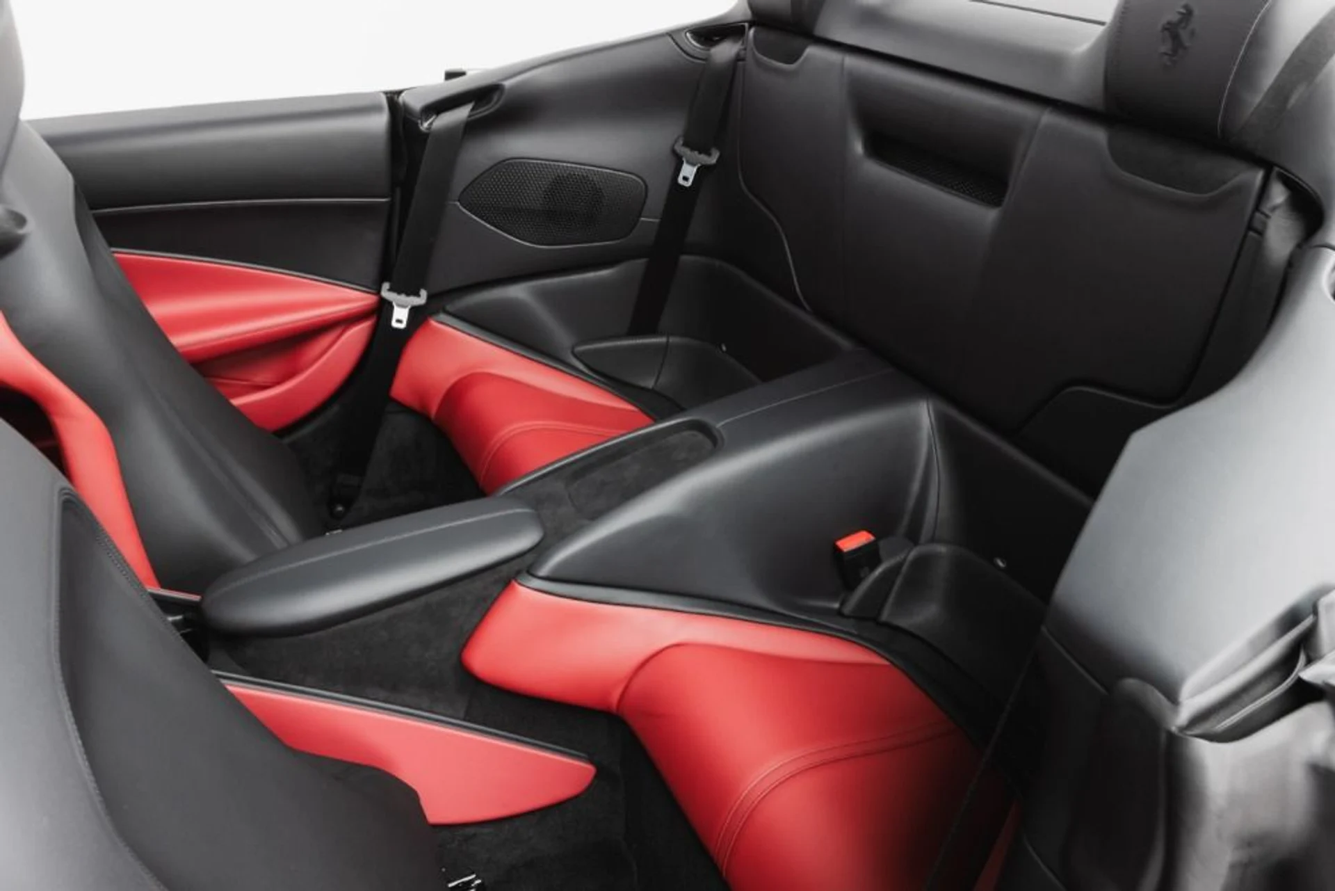 mph065_328586965_Used_2024_Ferrari_Roma_Spider_8a7ab26aeb