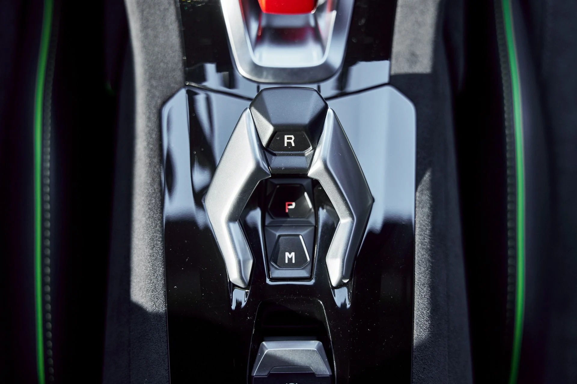 mph065_3330482280_Used_2024_Lamborghini_Huracan_Sterrato_Base_1767062501_4f4dccbf00