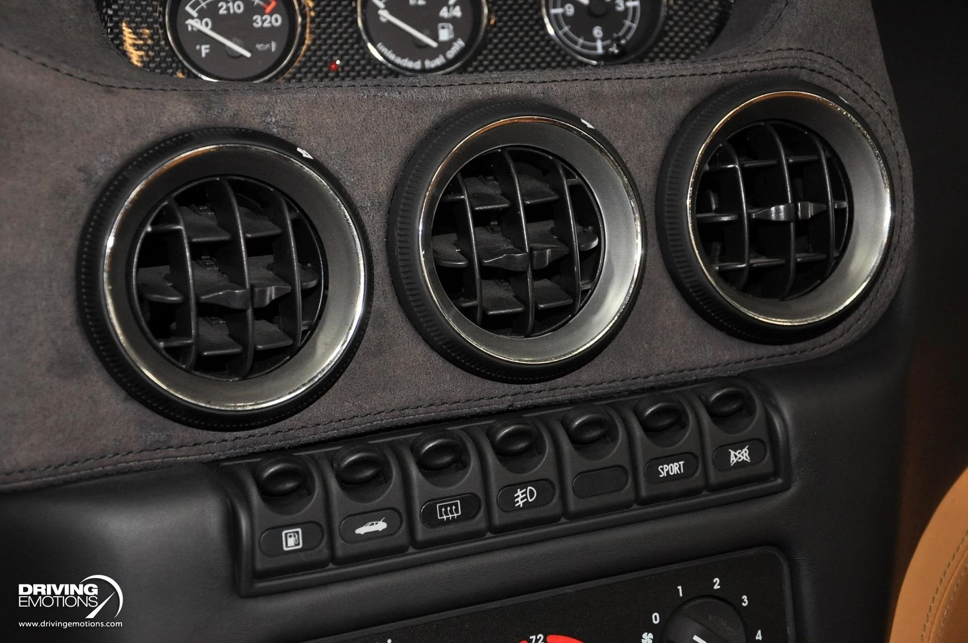 mph065_3343195950_437_p66_l_98fae76f03