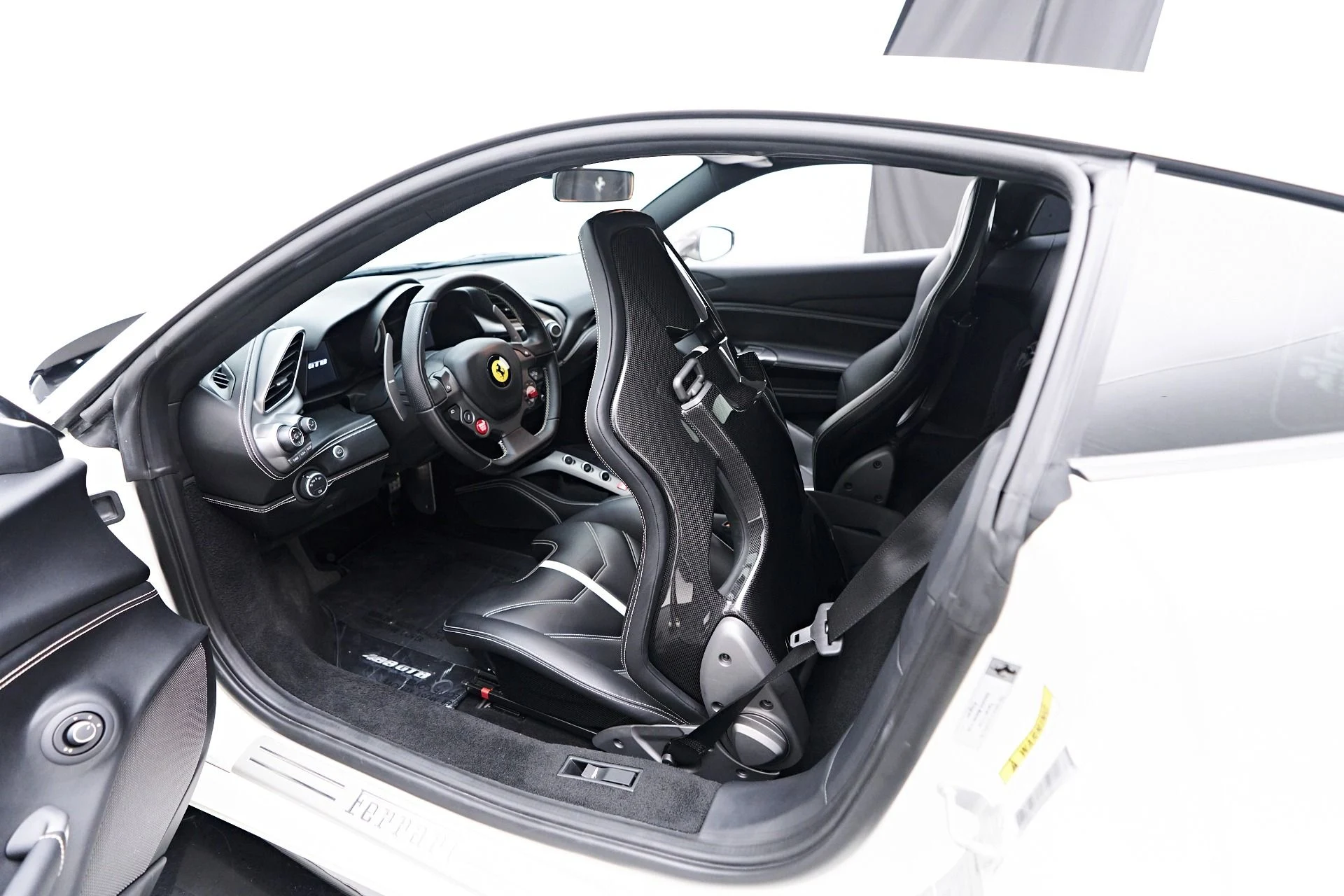 mph065_3496169287_Used_2017_Ferrari_488_GTB_Base_1755309758_2ef0b2e22a