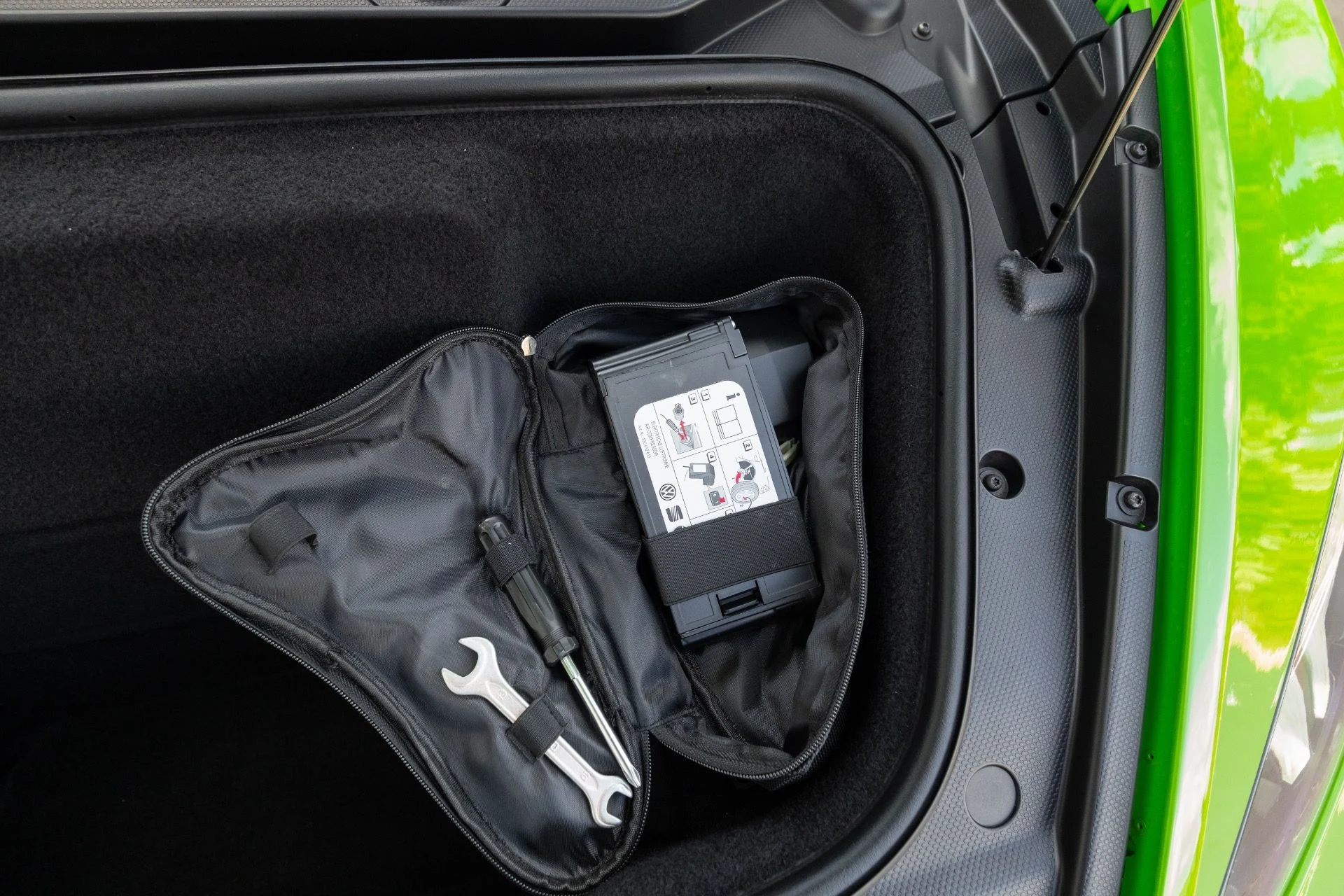 mph065_3628465092_Used_2020_Lamborghini_Huracan_EVO_1770872075_5dd9ee5c67