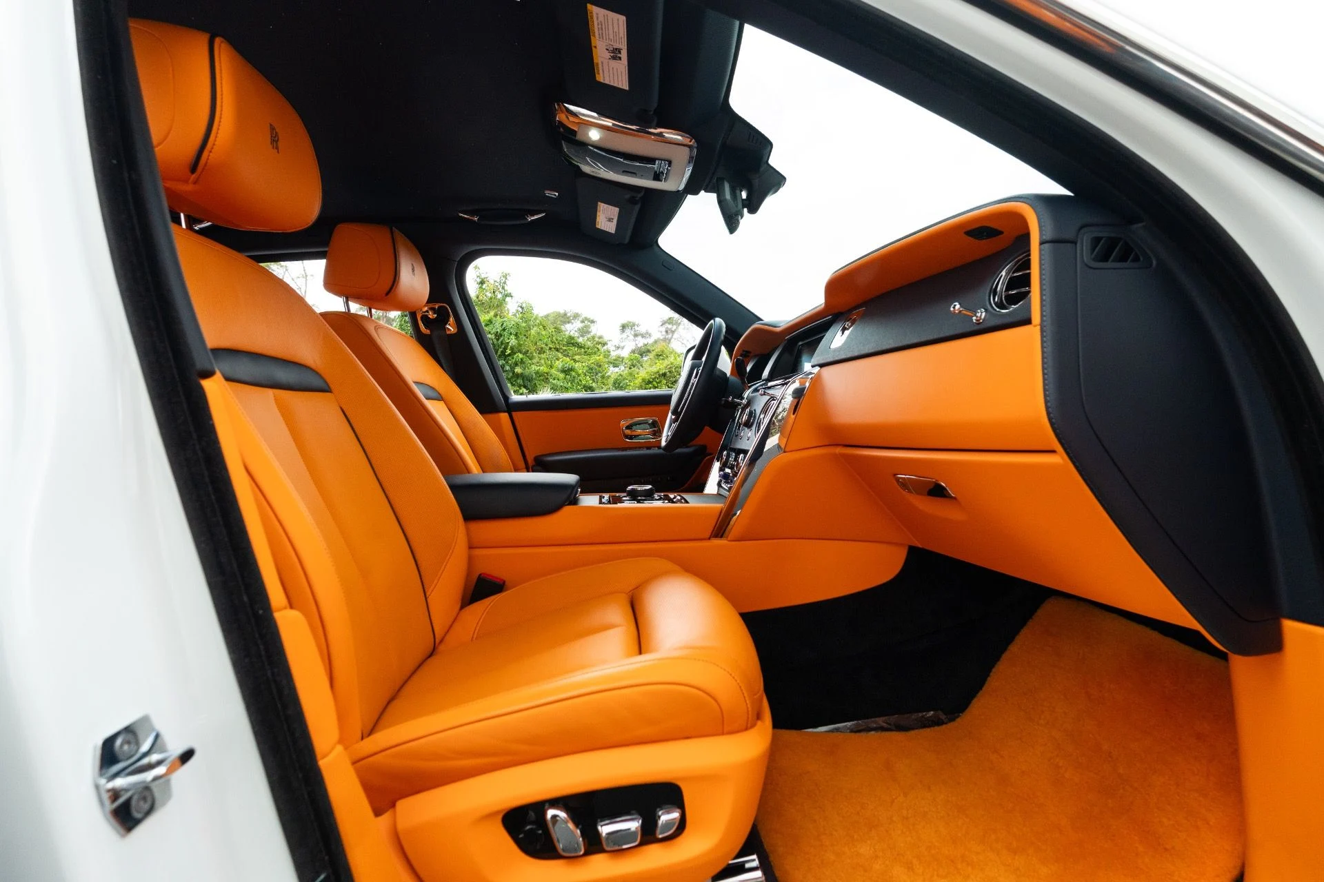 mph065_3681929536_Used_2023_Rolls_Royce_Cullinan_1766776442_6505c783f7