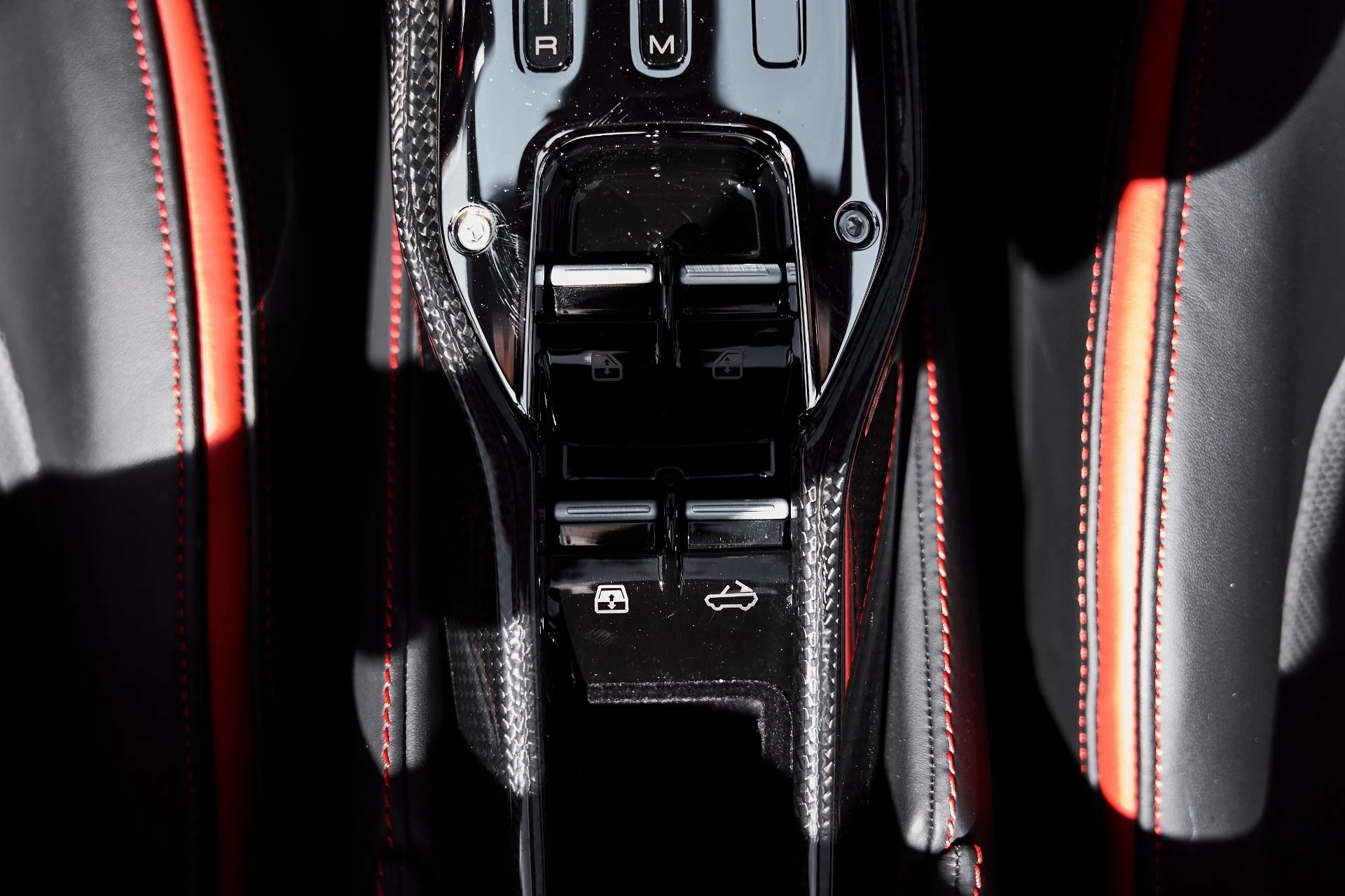 mph065_3719561150_Used_2025_Ferrari_SF_90_Spider_Base_1776296543_5dc6a242fb