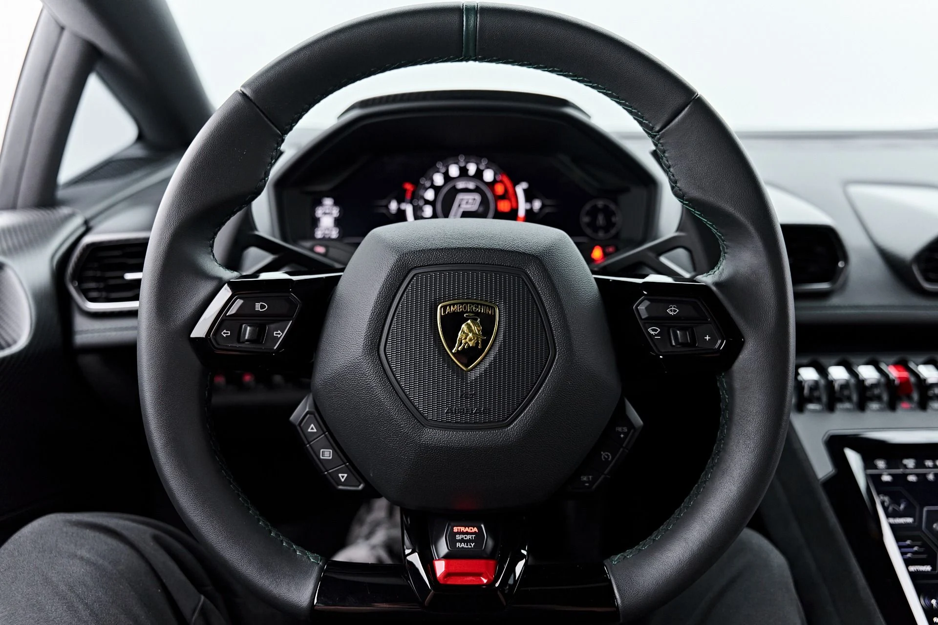 mph065_3747357782_Used_2024_Lamborghini_Huracan_Sterrato_Base_1790365047_4fad5ccc72