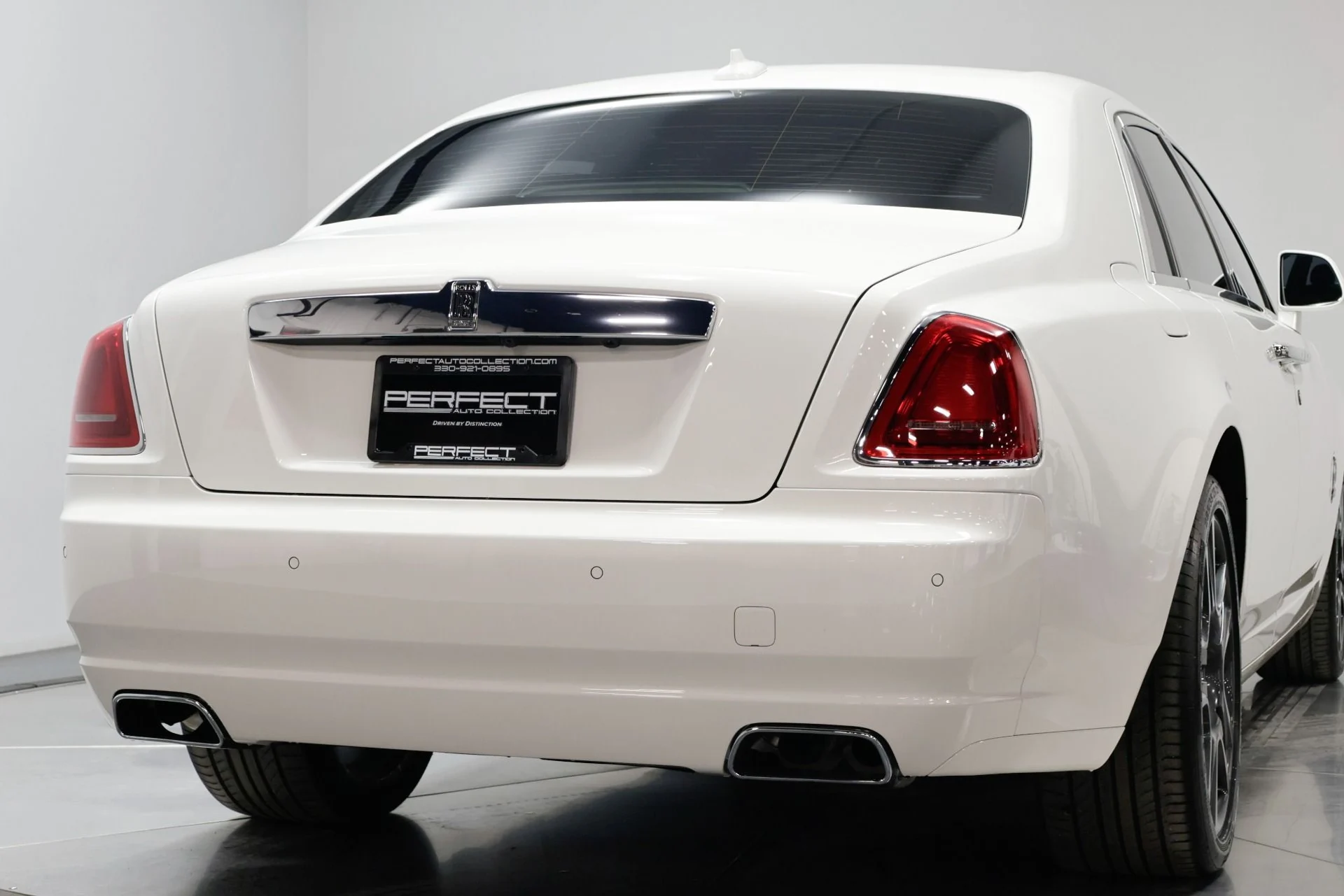 mph065_3751895737_Used_2016_Rolls_Royce_Ghost_Base_1761576592_f80ac5b612