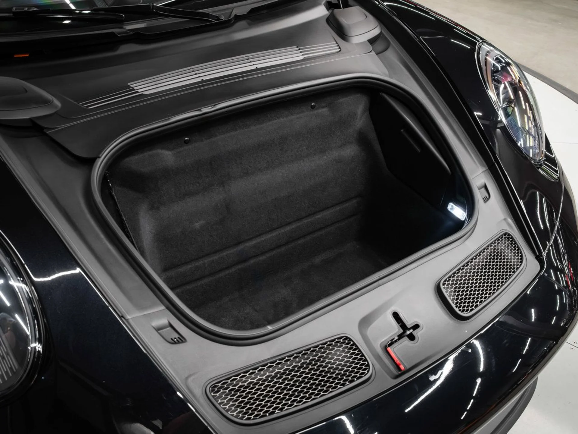 mph065_3760550080_porsche_911_2022_155c193114