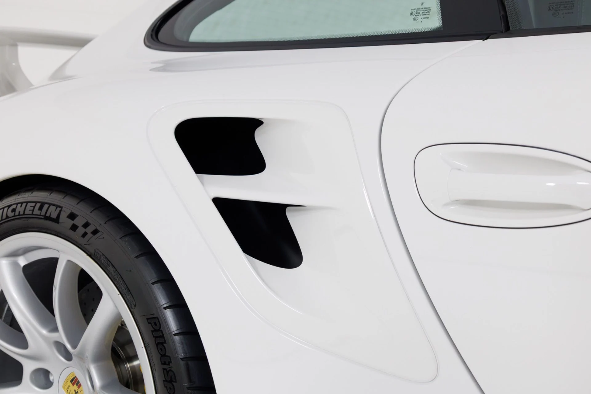 mph065_3803508227_Used_2008_Porsche_911_GT_2_1773330770_0953ac6759