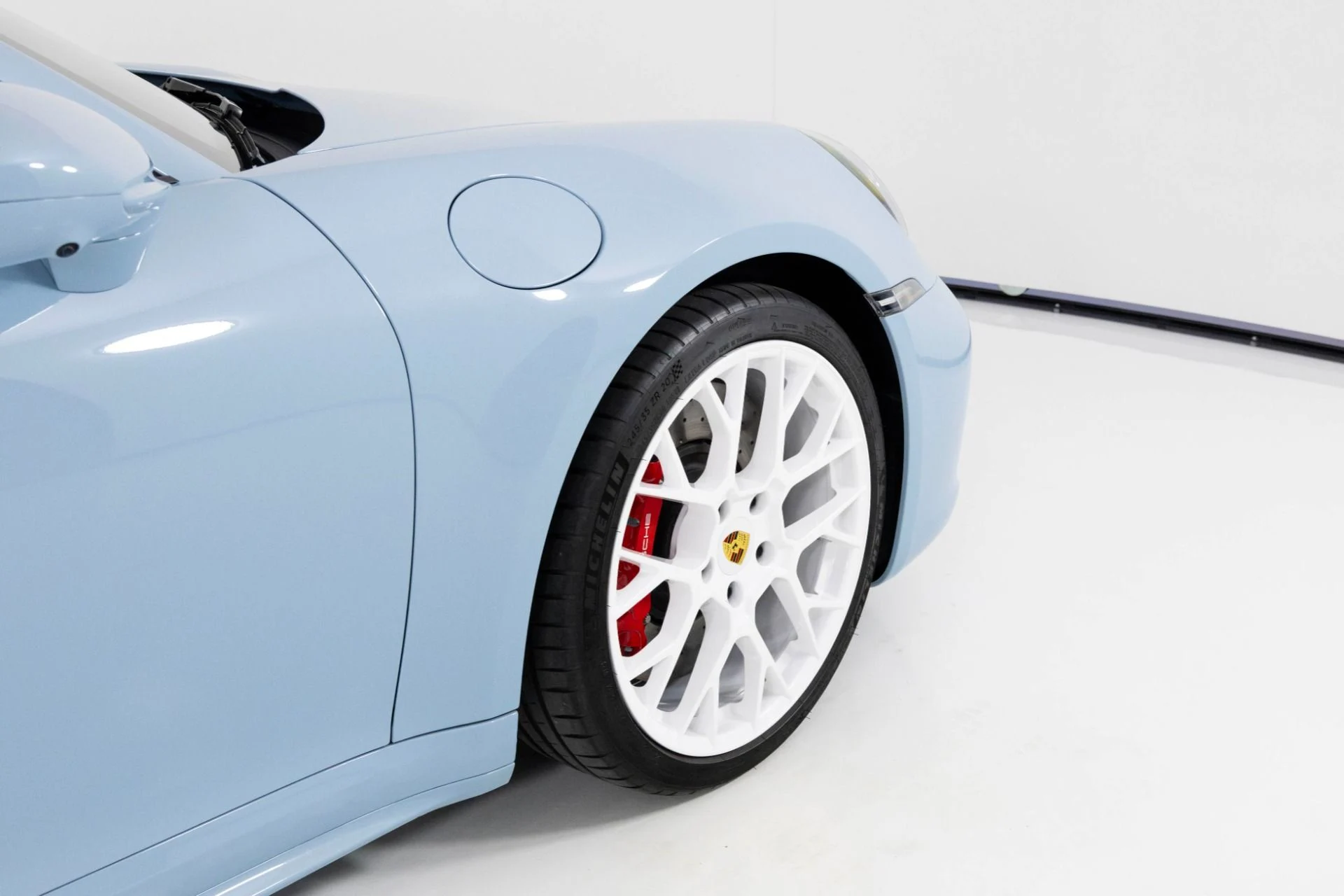 mph065_384820074_Used_2023_Porsche_911_Targa_4_GTS_1762298465_ae97a0e238