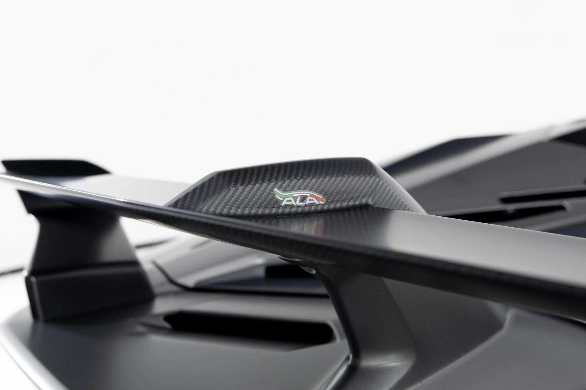 mph065_3870084581_Used_2020_Lamborghini_Aventador_SVJ_1768952736_7b14f962eb