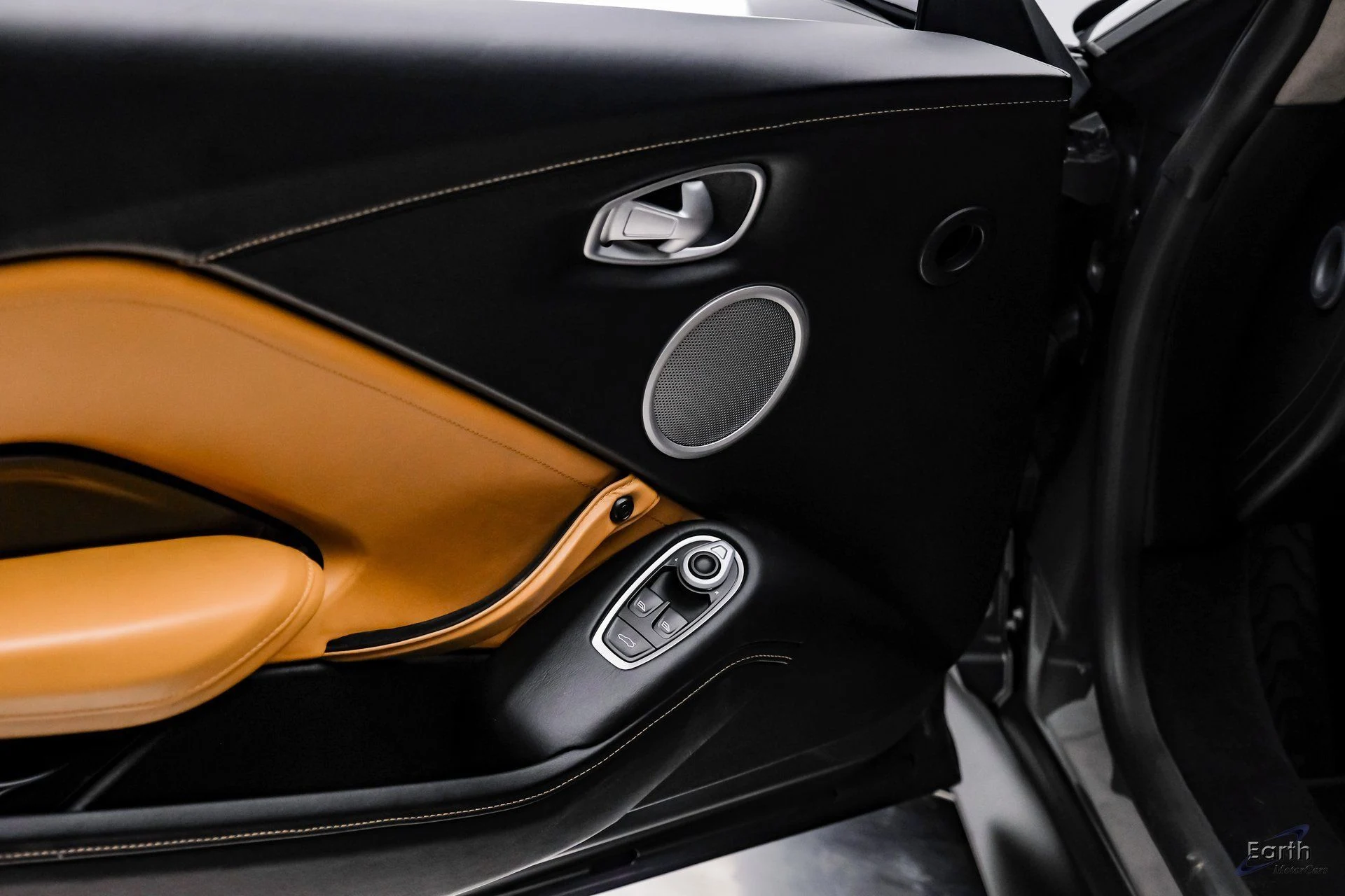 mph065_394000275_21632803ed9f313adabb8d4298e7a002x_113888a051