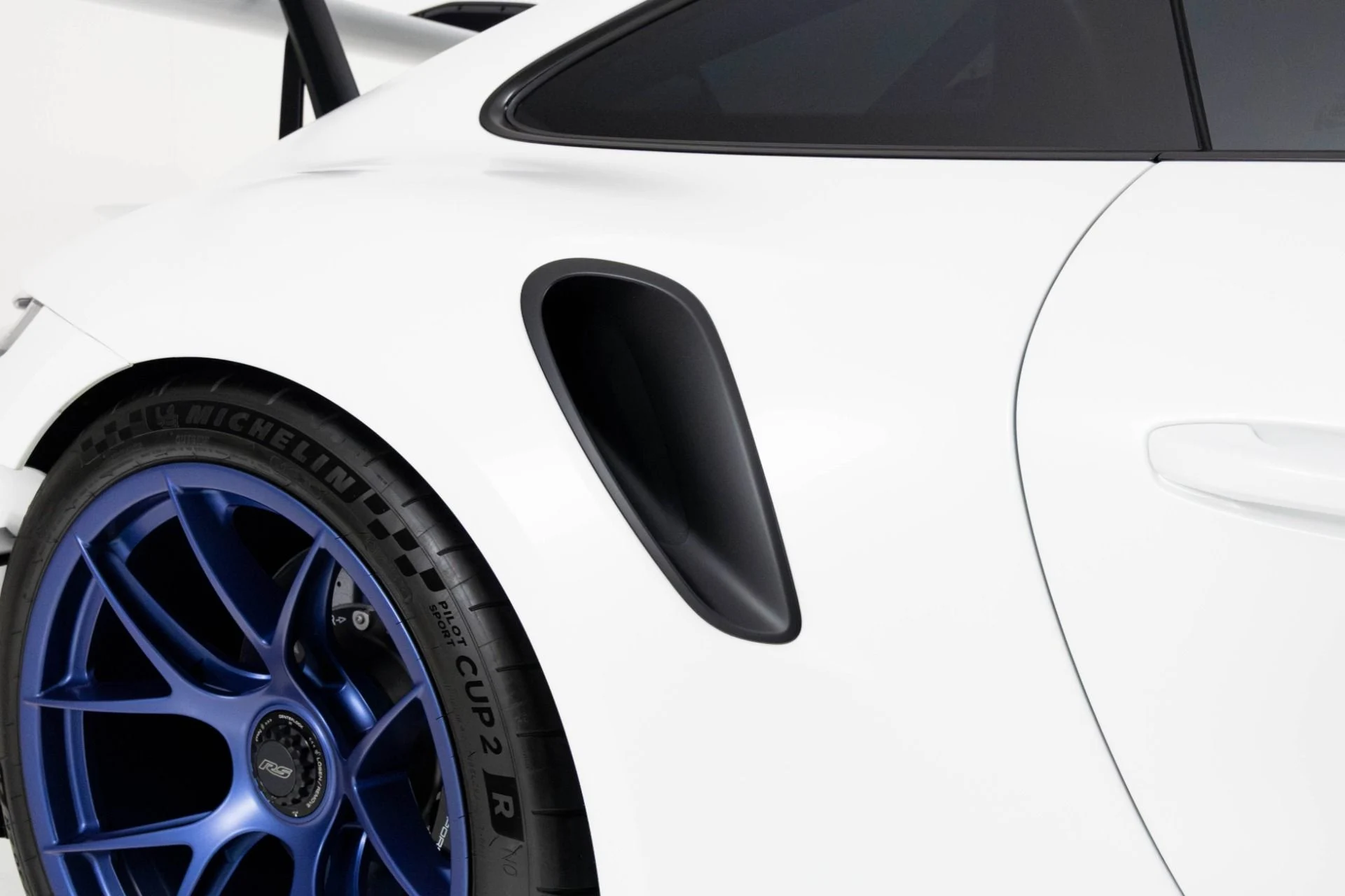 mph065_4021869_Used_2024_Porsche_911_GT_3_RS_1763426507_ecf2469fdf