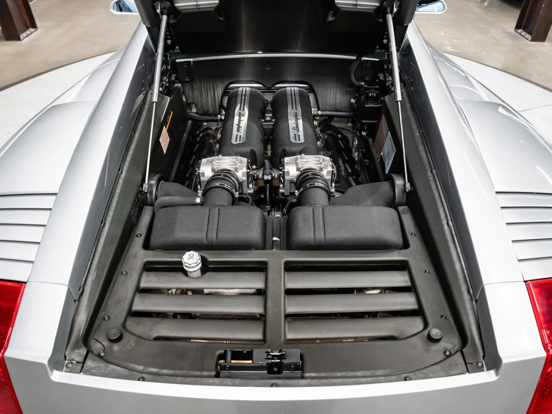 mph065_405376487_lamborghini_gallardo_2004_94ed47362e