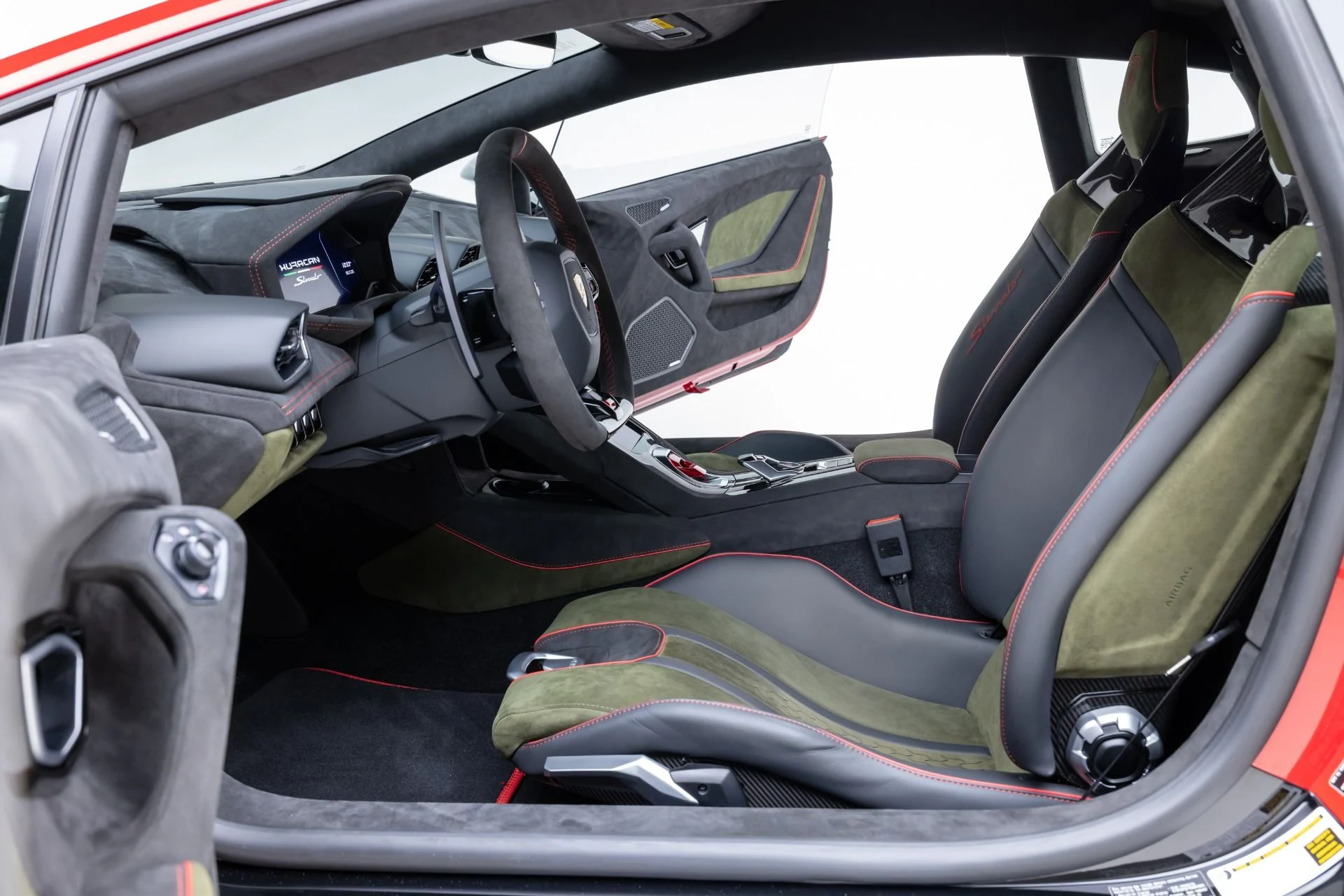 mph065_4120594105_Used_2024_Lamborghini_Huracan_Sterrato_1765391926_3078e6efea