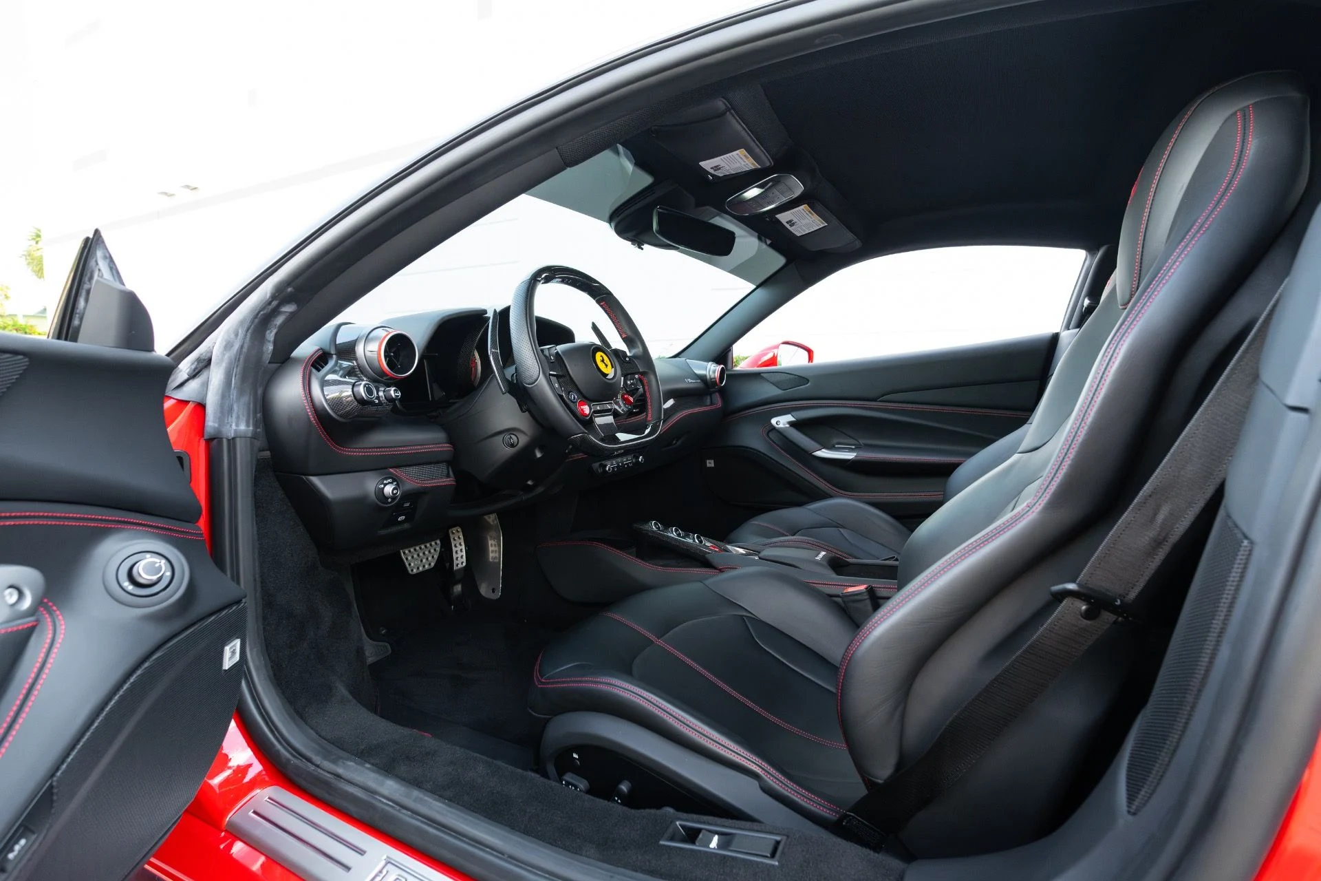 mph065_4159340255_Used_2022_Ferrari_F8_Tributo_1774670303_6a100b3166