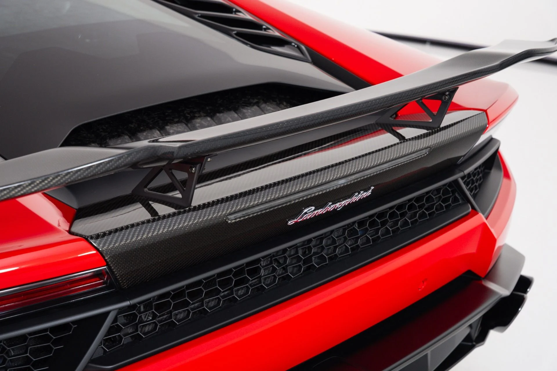mph065_4168616176_Used_2017_Lamborghini_Huracan_LP_580_2_1787346296_b31a6d533e