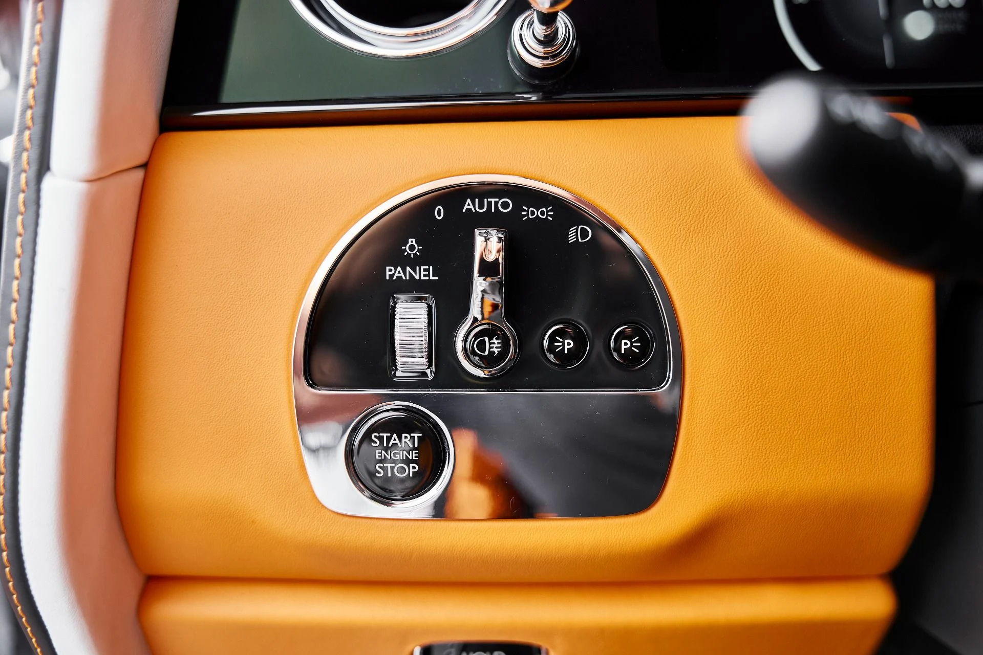 mph065_4258528721_Used_2025_Rolls_Royce_Cullinan_Base_1770950928_dcb39614fb