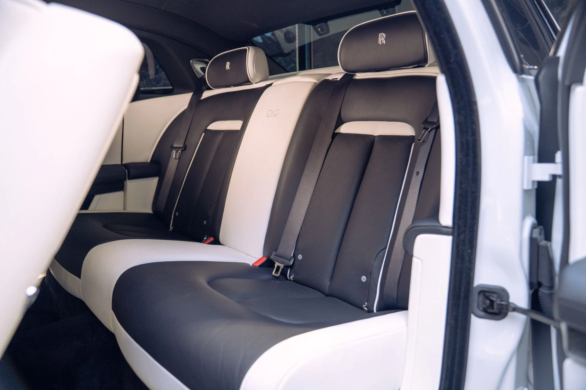 mph065_440646281_Used_2022_Rolls_Royce_Black_Badge_Ghost_Rear_Theater_and_Trays_Full_Carbon_Interior_Package_1790797785_795d85bdbc