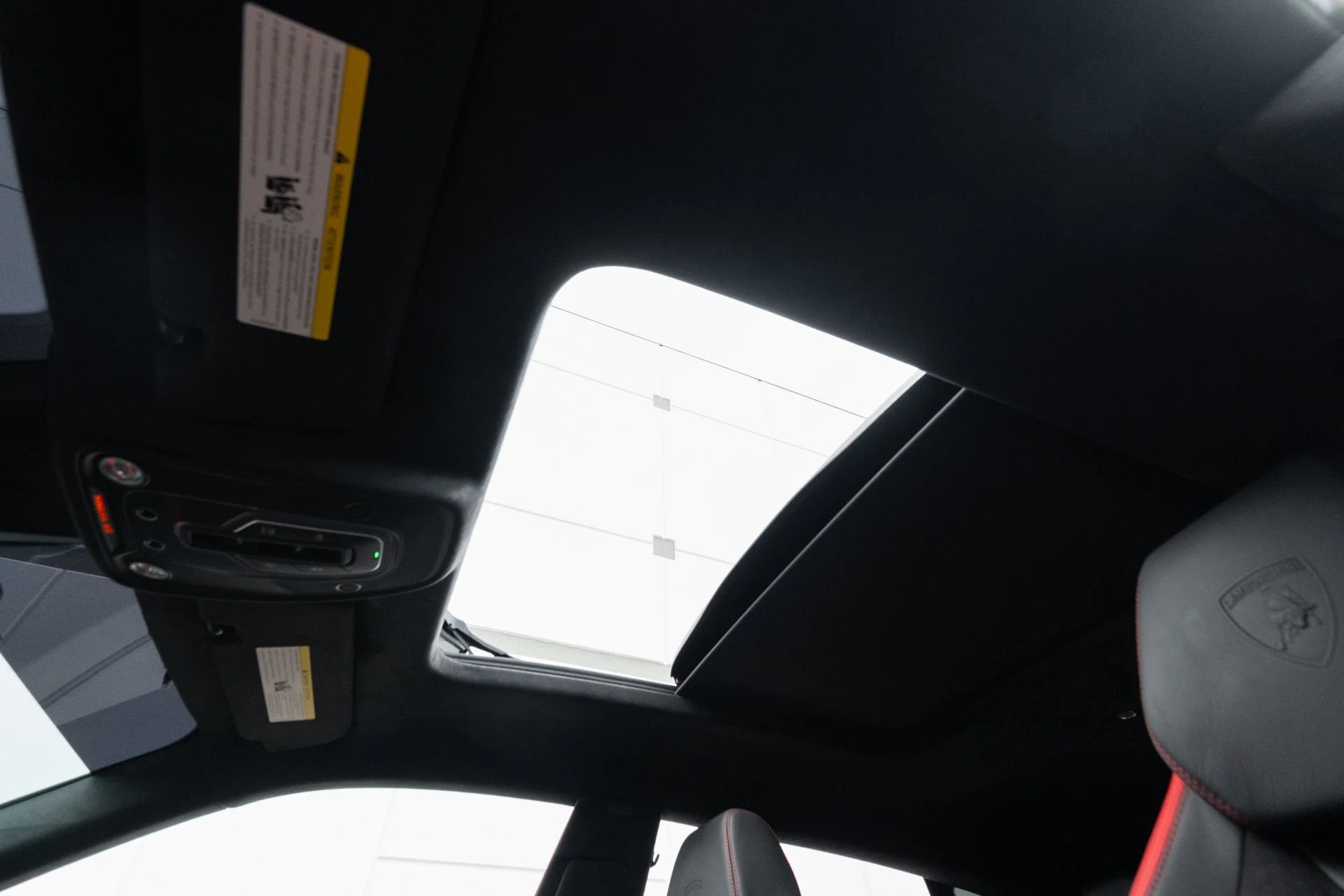 mph065_441795182_Used_2023_Lamborghini_Urus_S_1771018680_0601053749