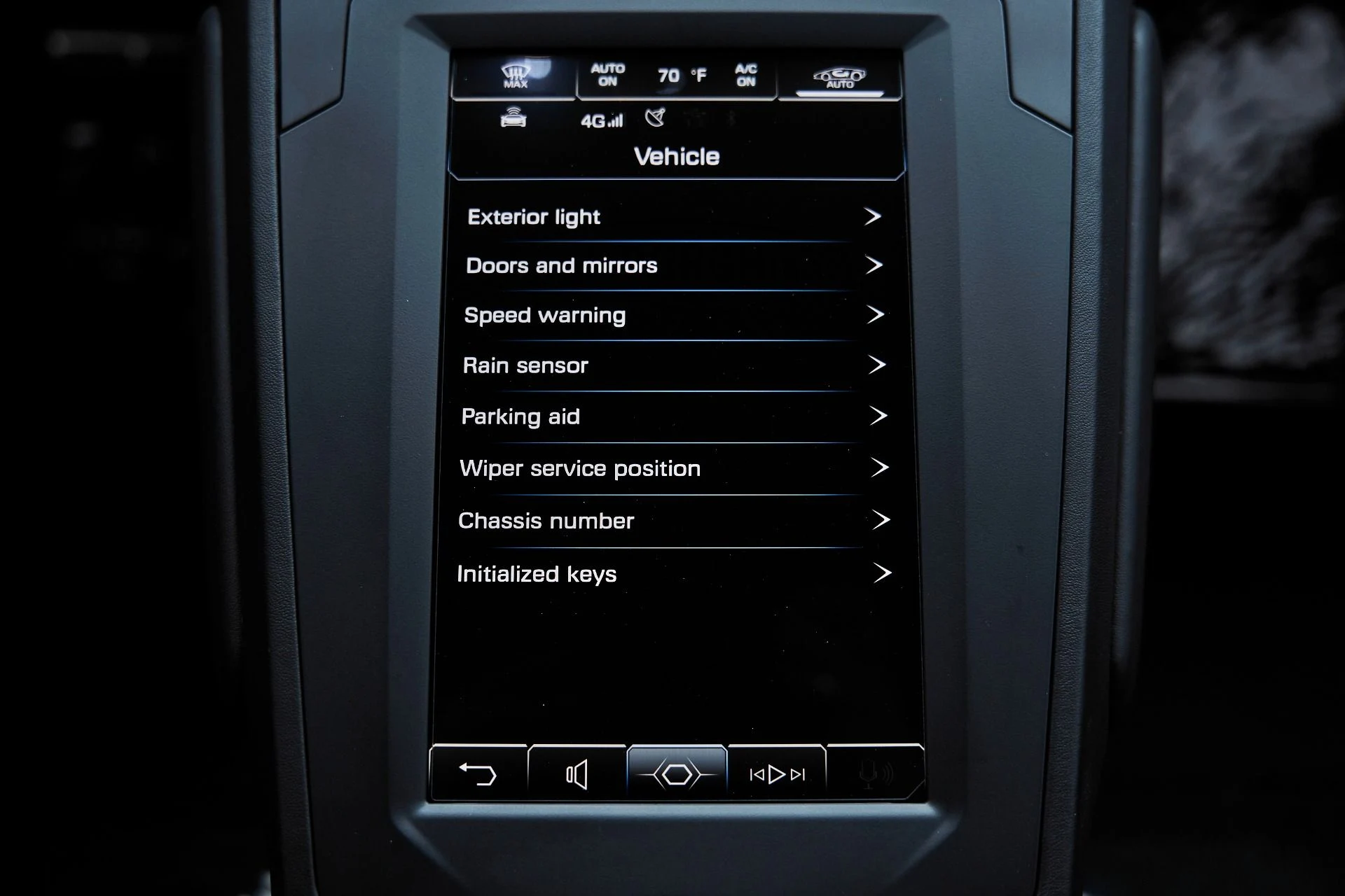 mph065_446659326_Used_2023_Lamborghini_Huracan_EVO_Base_1775006743_1a5010c265