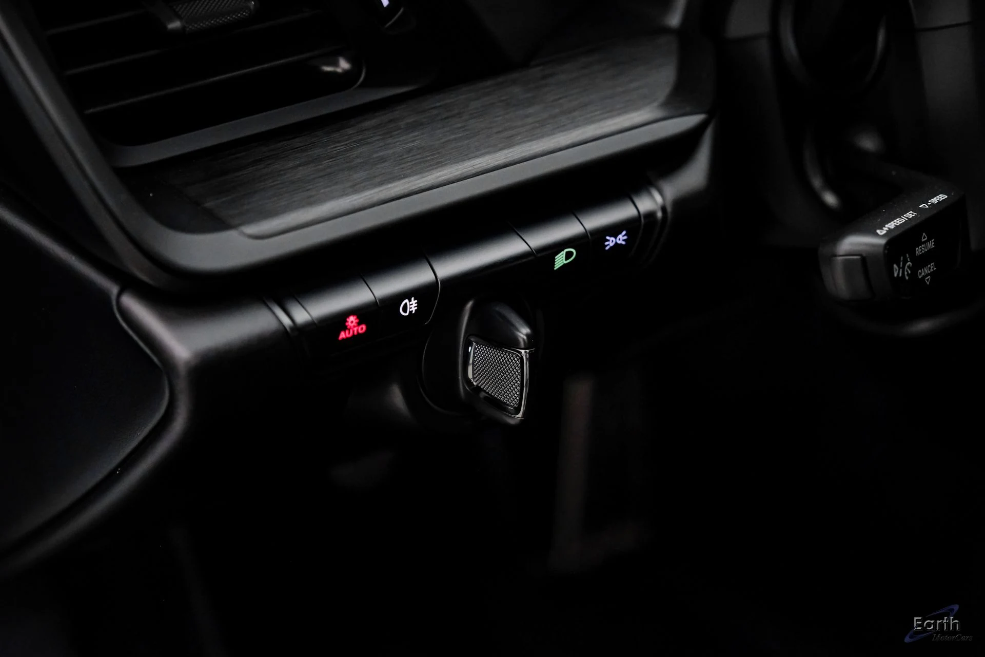 mph065_459528541_1a0d14cd62a66a1138fec20d7e780dbdx_07f1813103