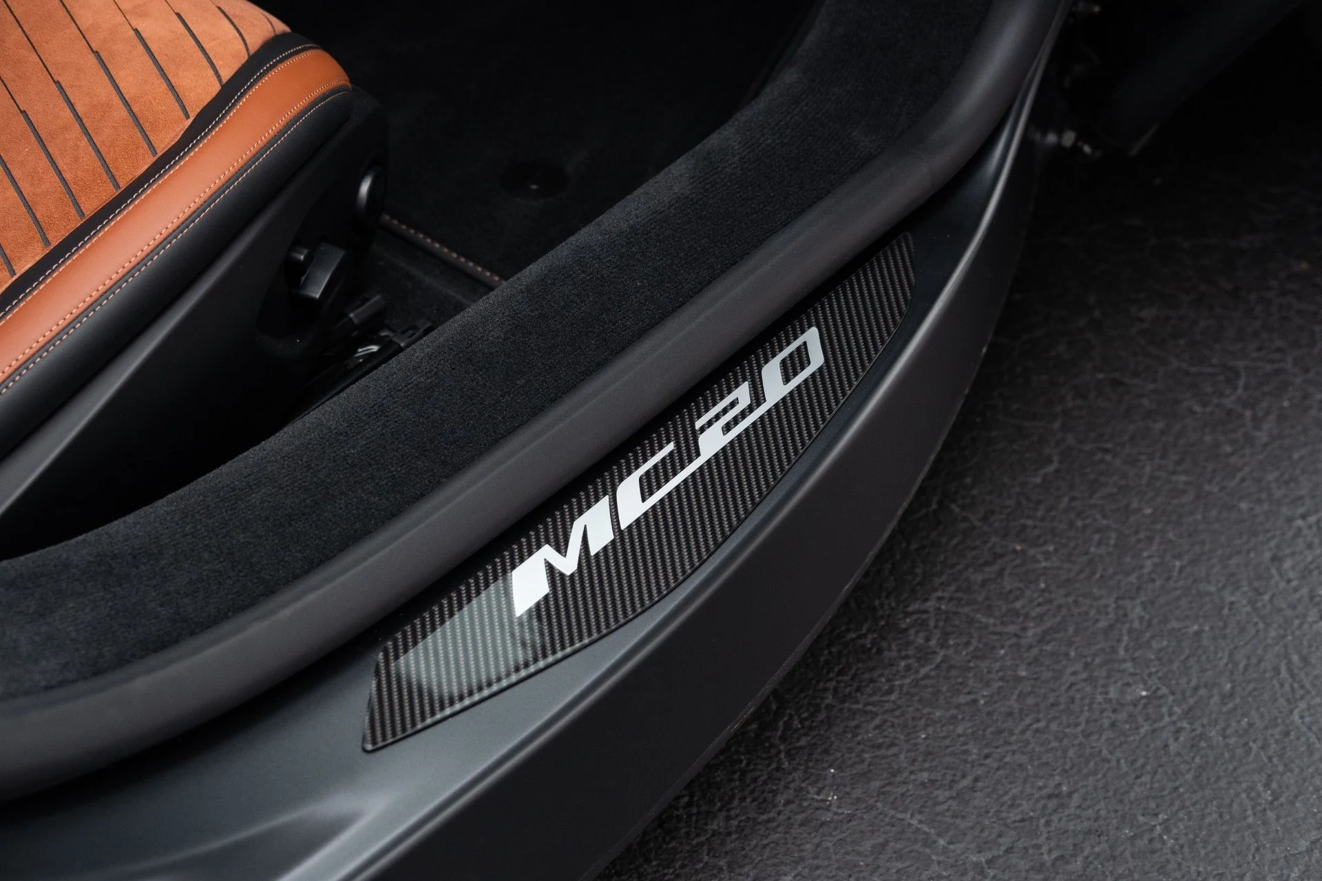 mph065_499468131_Used_2022_Maserati_MC_20_1777083905_58749abc01