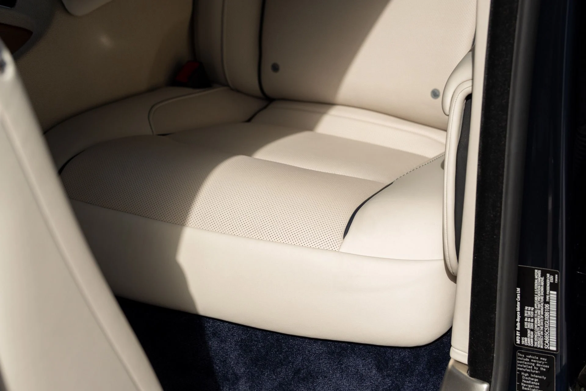 mph065_52542220_Used_2016_Rolls_Royce_Wraith_1762887298_e61f6fac7f