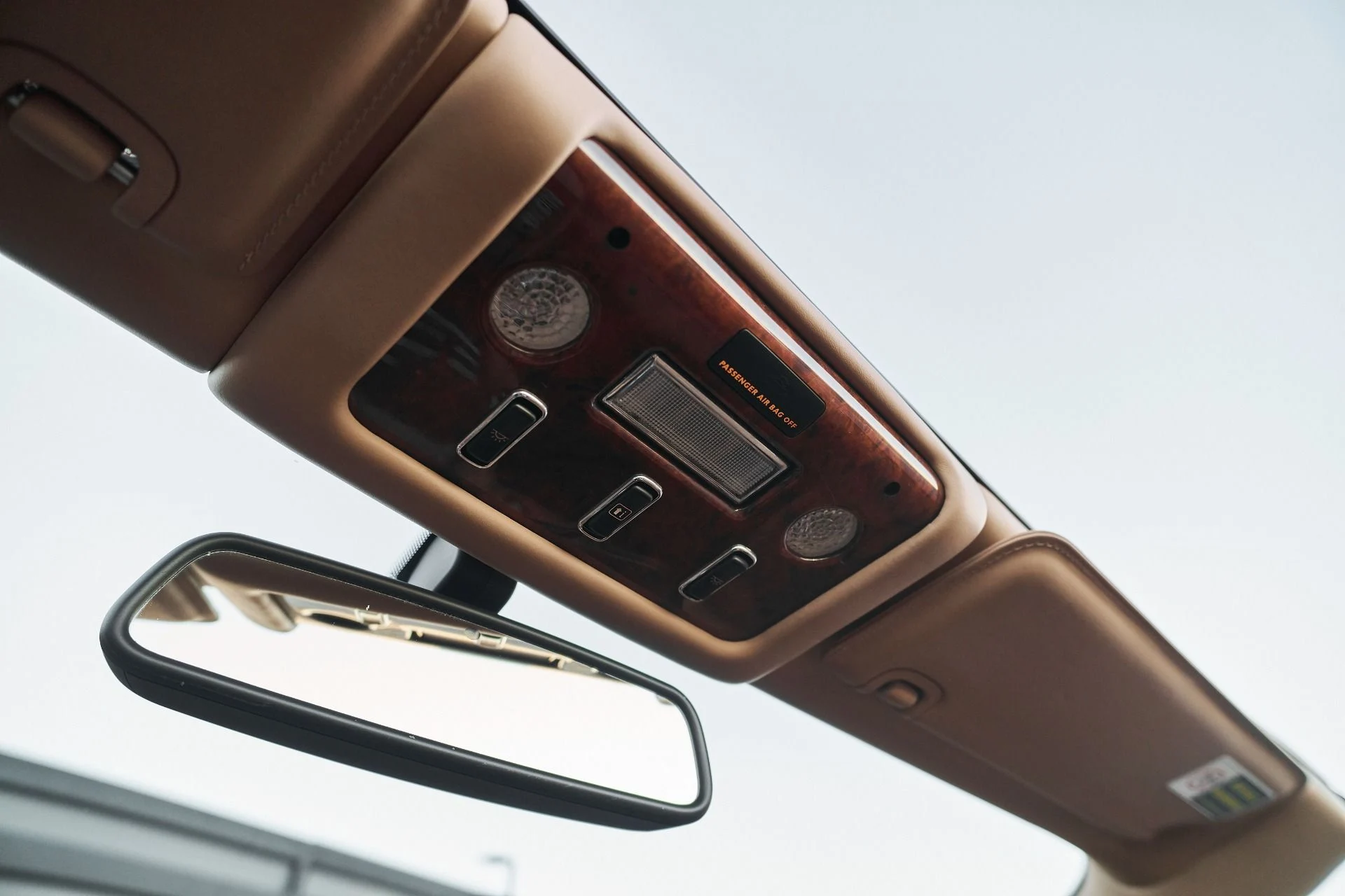 mph065_55746003_Used_2009_Bentley_Azure_Base_1765906268_8a72782830