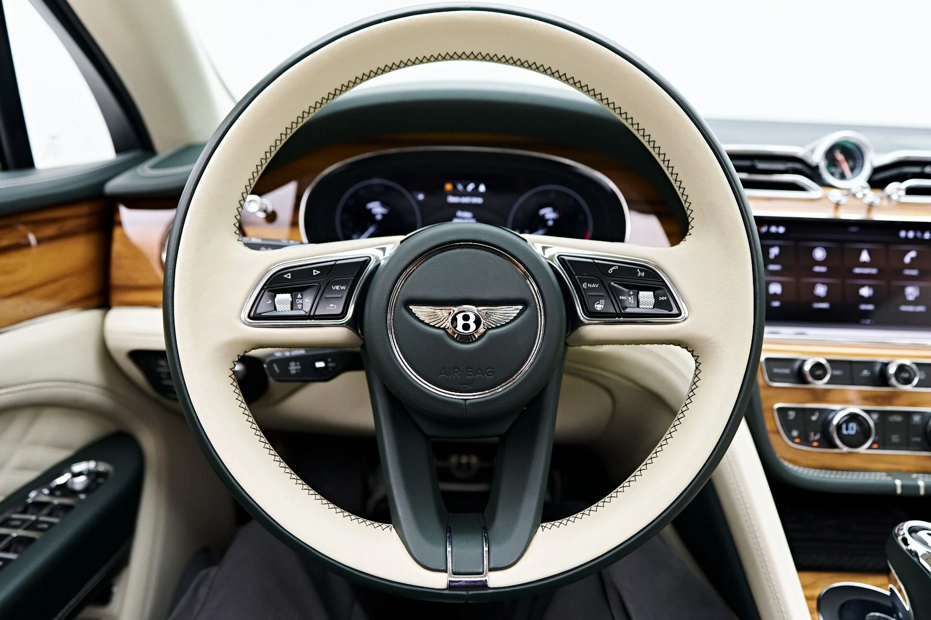 mph065_663090593_Used_2023_Bentley_Bentayga_EWB_1754782494_c4b6c191b8