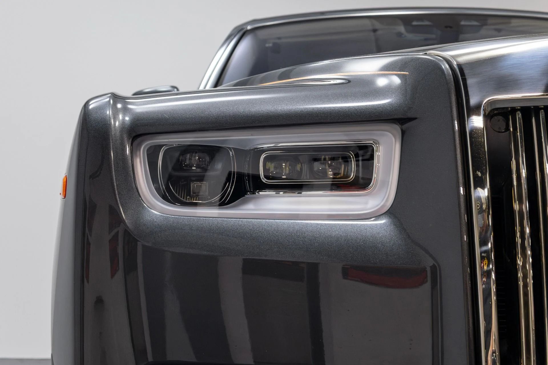 mph065_66593348_Used_2019_Rolls_Royce_Phantom_1770350910_3dc9599ff7