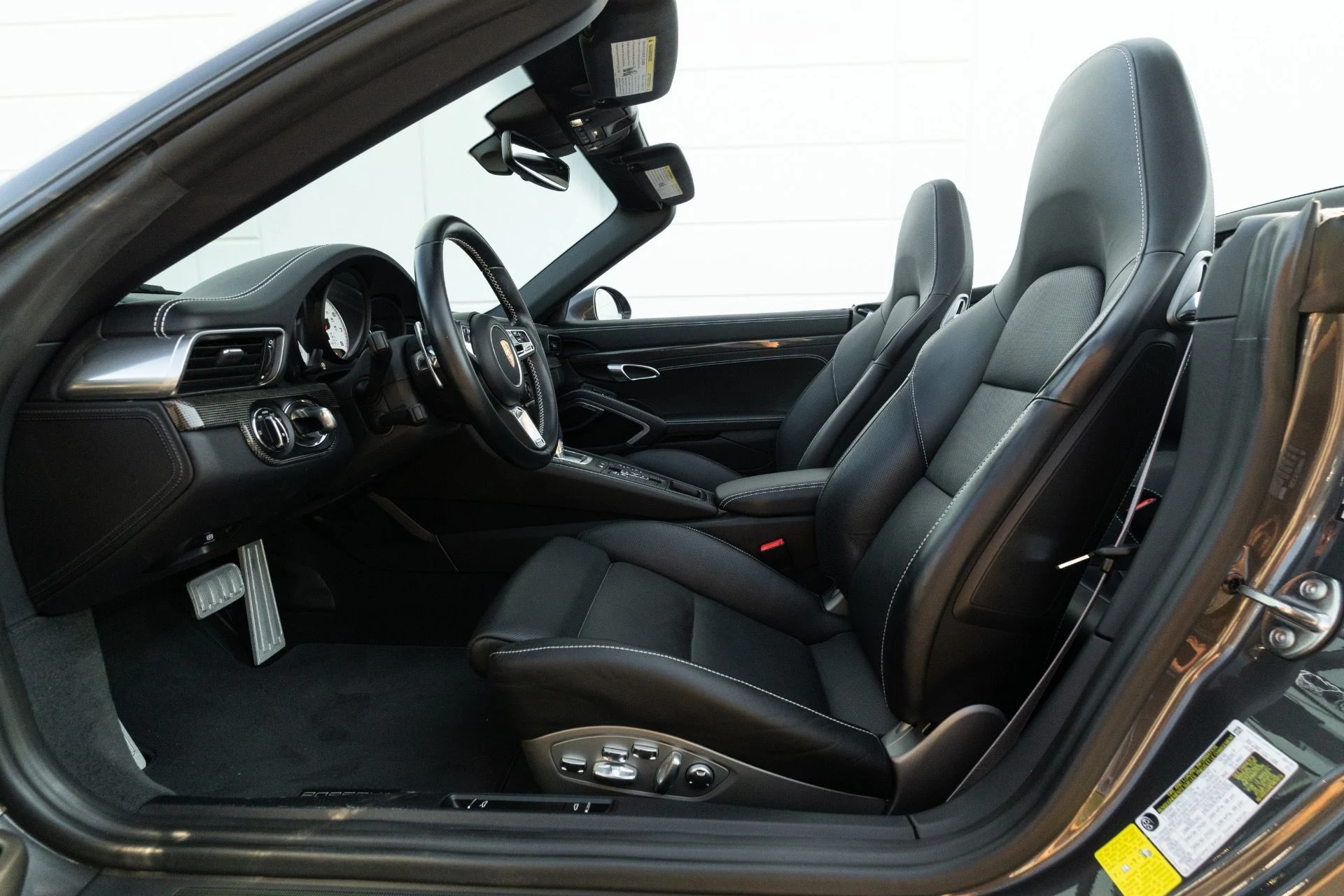 mph065_682657290_Used_2019_Porsche_911_Turbo_S_1766778223_d44a41764a