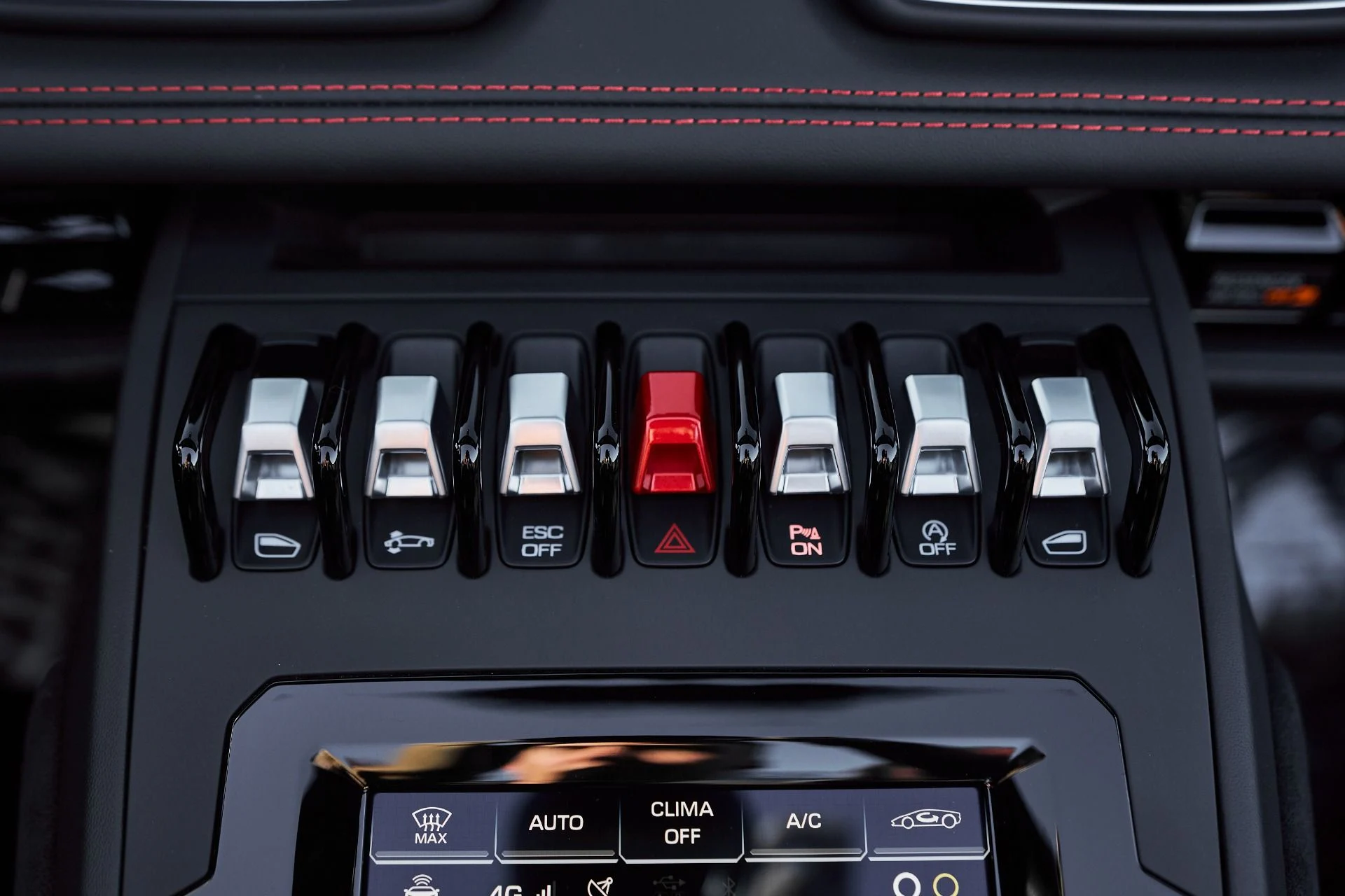 mph065_737770418_Used_2022_Lamborghini_Huracan_EVO_Base_1761357671_310082f4c7