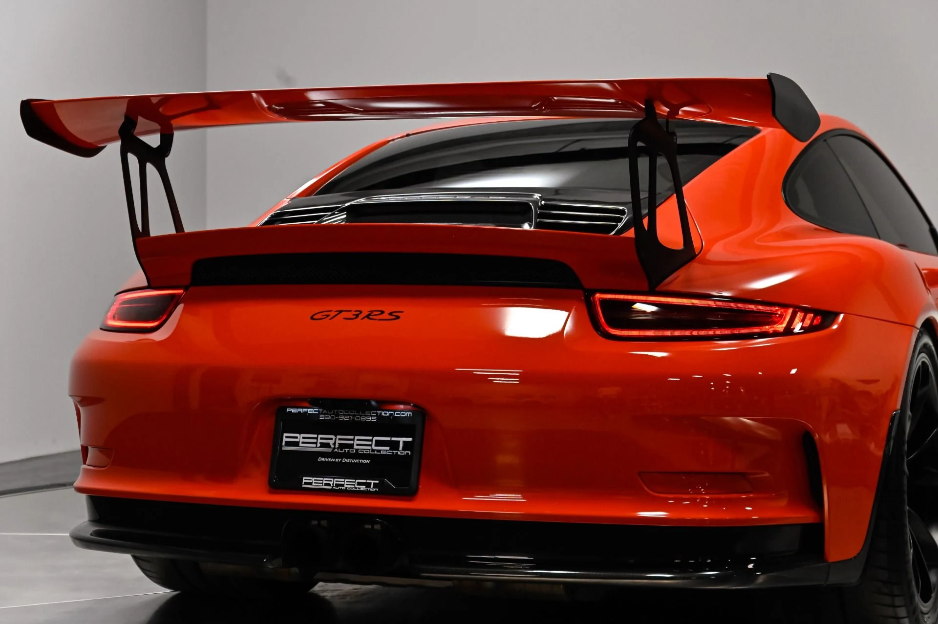 mph065_771222063_Used_2016_Porsche_911_GT_3_RS_1788412421_8a8d3ff65b