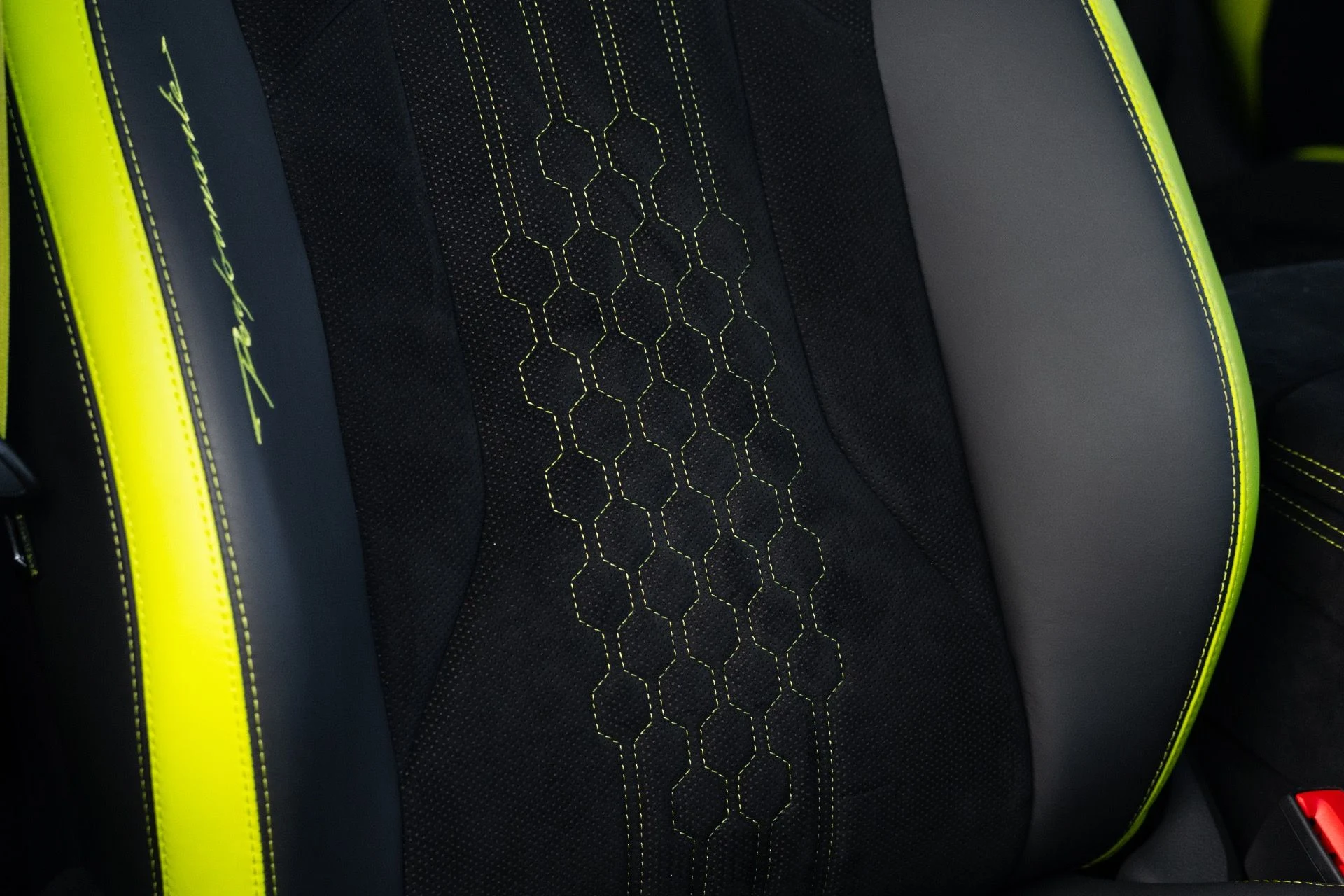 mph065_88026742_Used_2023_Lamborghini_Urus_Performante_1771690657_fa71cb2db9