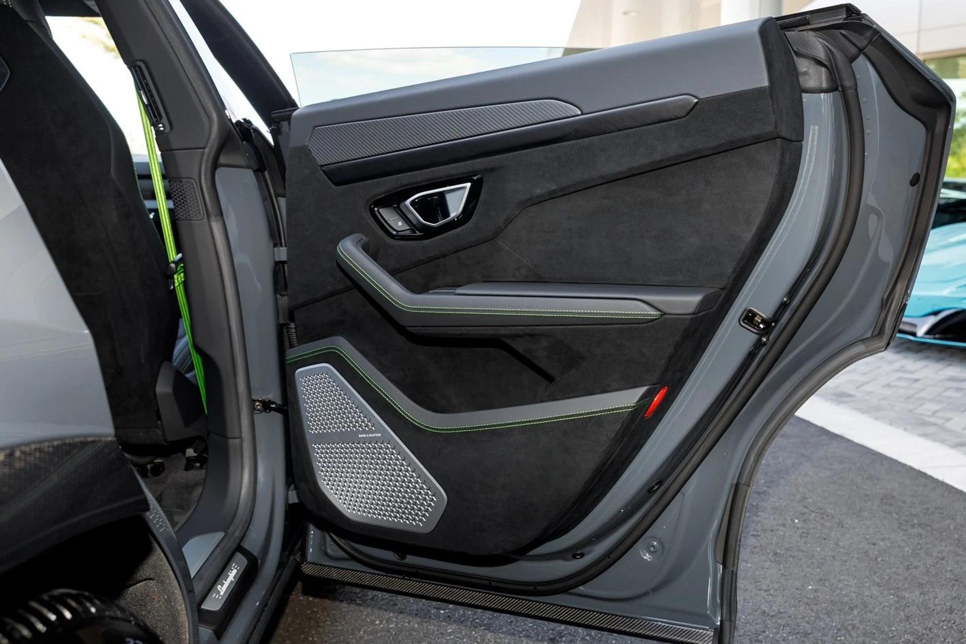 mph065_952118830_667_p67_l_80cecae0e6