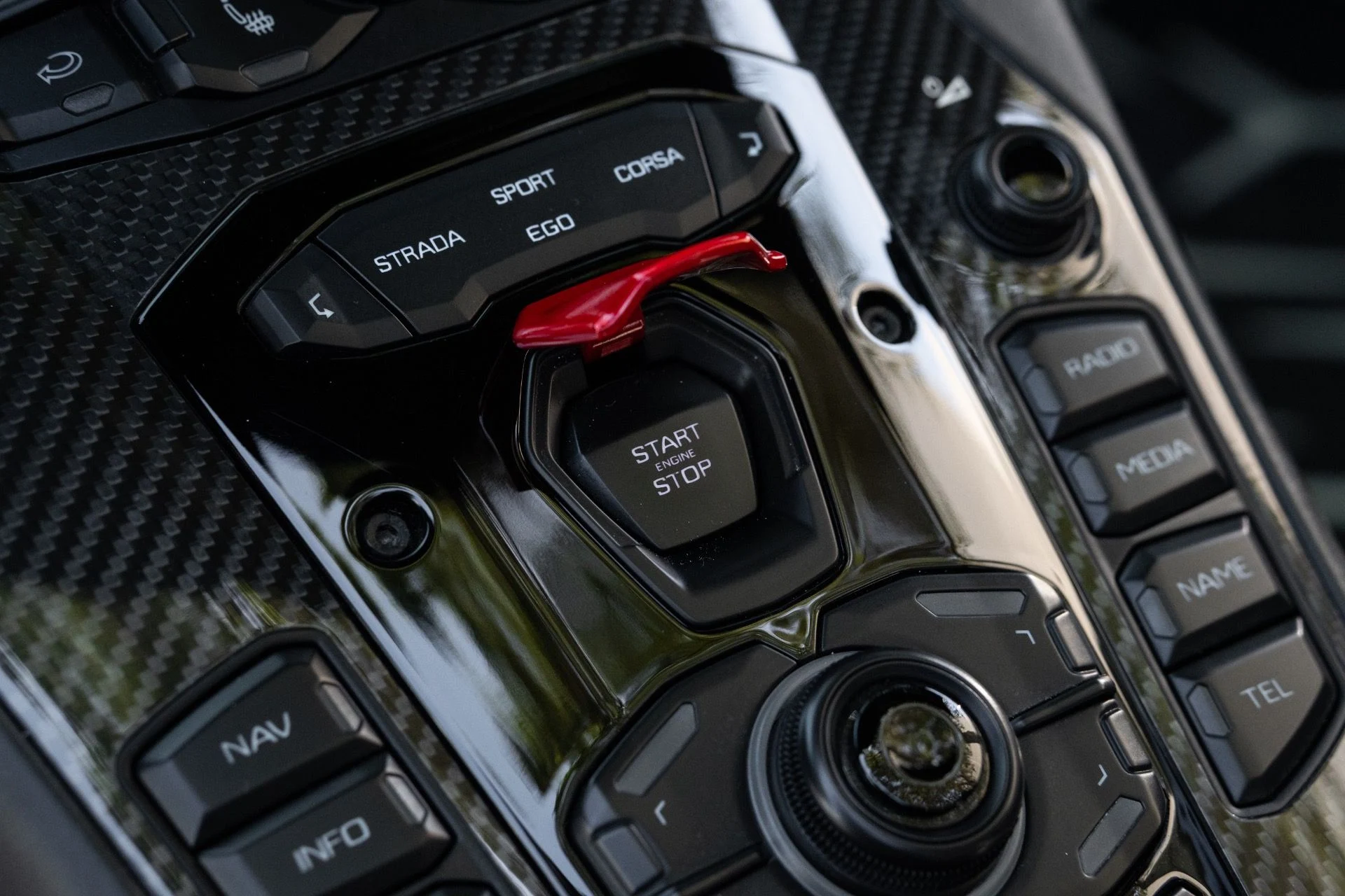 mph066_1000715940_Used_2020_Lamborghini_Aventador_LP_770_4_SVJ_Roadster_1781235752_09e369aea4