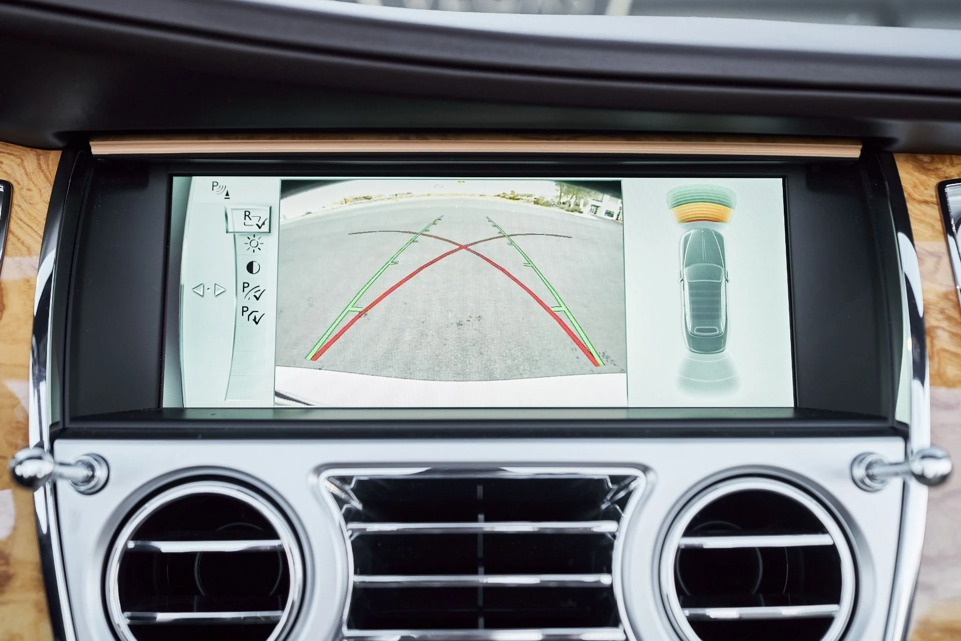 mph066_1035319619_Used_2017_Rolls_Royce_Dawn_Base_1764730538_dcd432f225